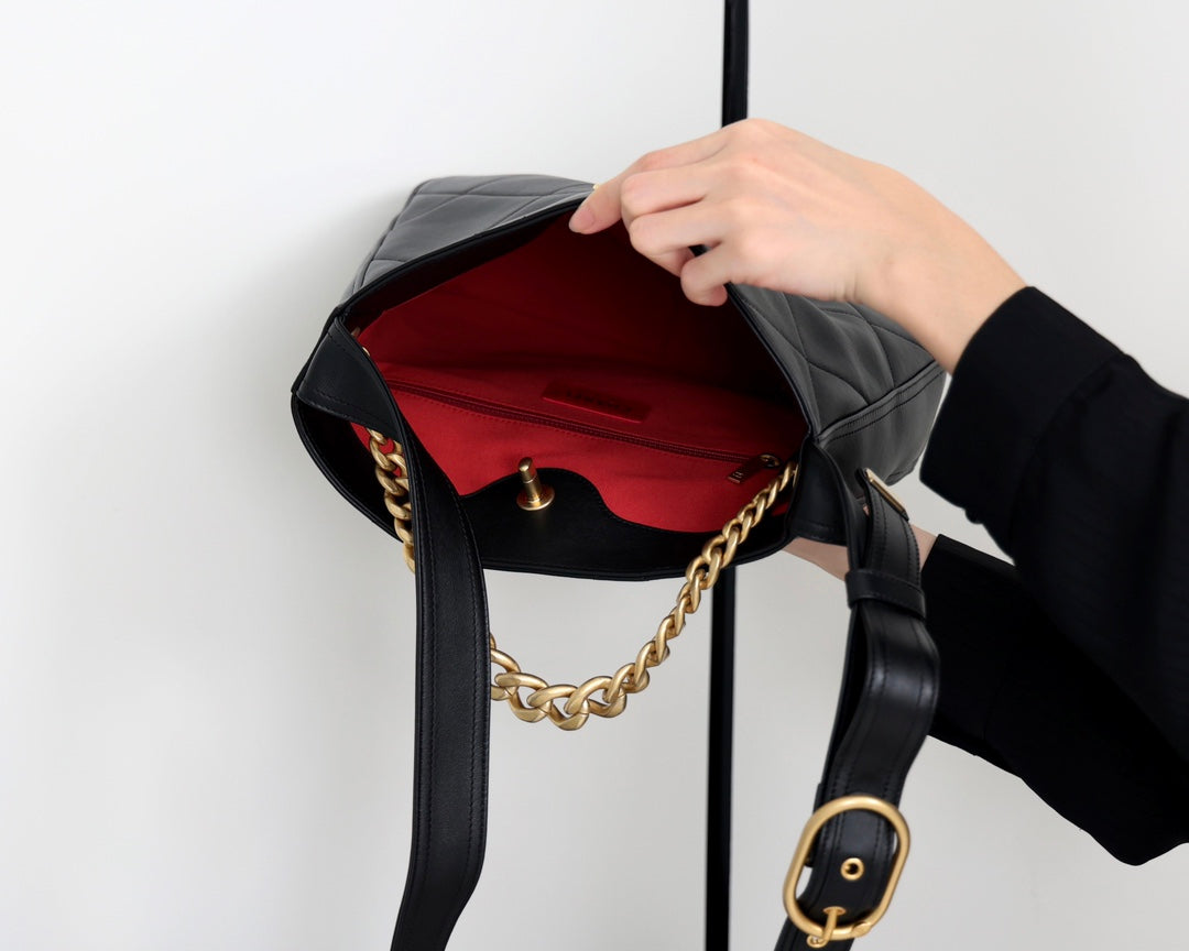 CC 21s Easy Mood Hobo Quilted 28cm Black Cowhide GHW