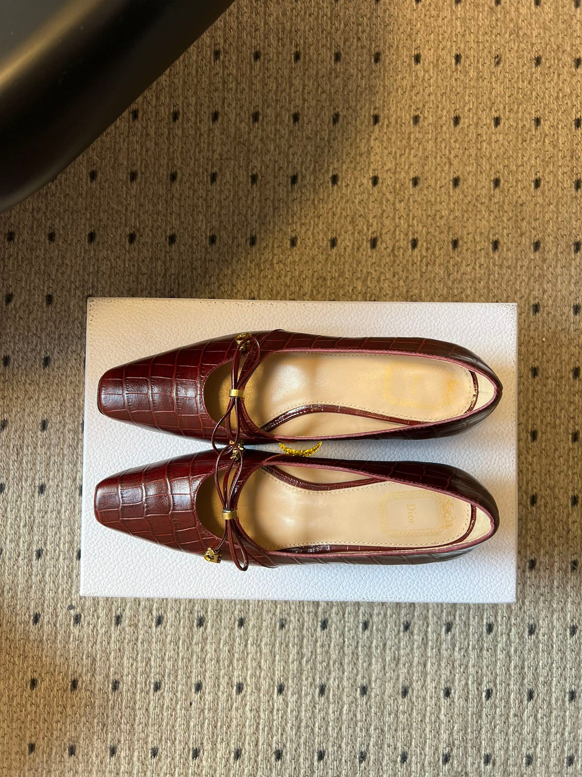 CD 26s Low Heel Pump 30 Dark Red Cowhide 651158