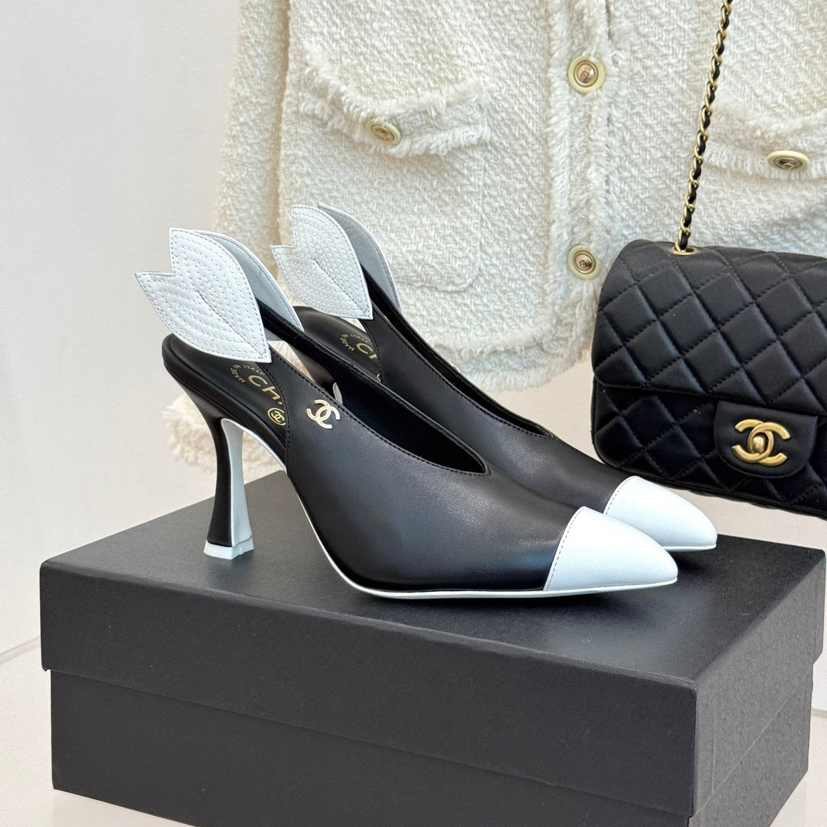 CC Métiers d’art 2026 Slingbacks 9.5cm Black White Lambskin