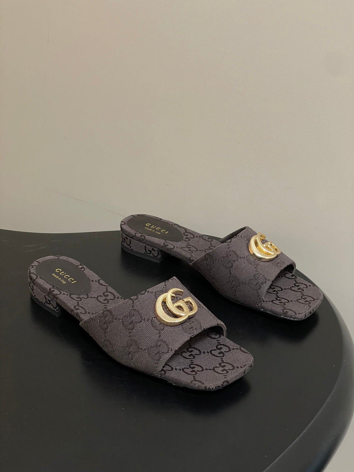 GG 26ss Flat Slippers Canvas Monogram