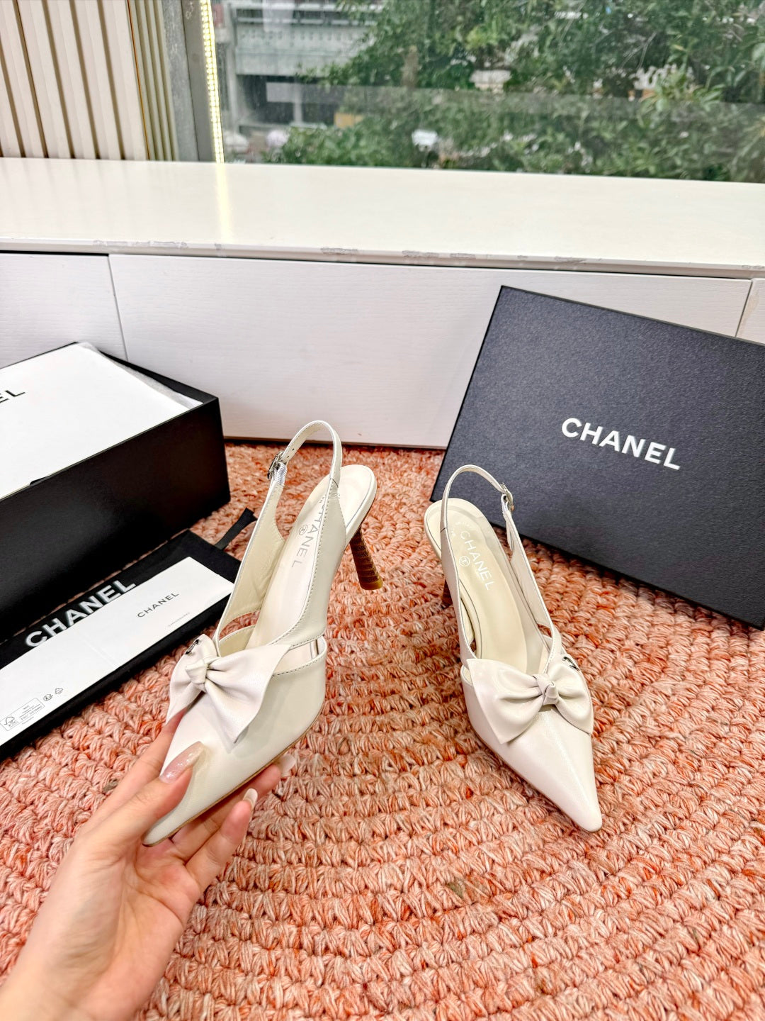 CC 26s Bow Heels Slingback White Sheepskin 703667