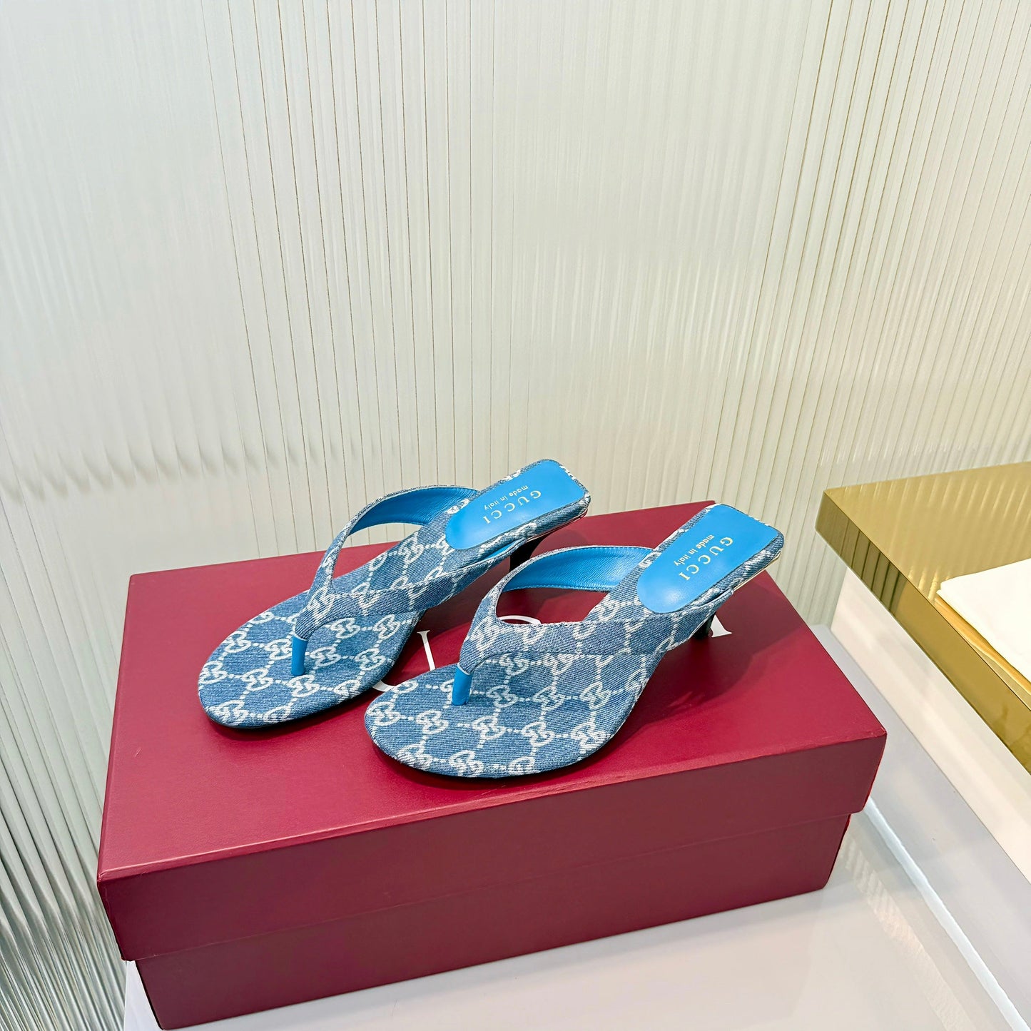 GG Vittoria Thong Sandals Blue Canvas 714873