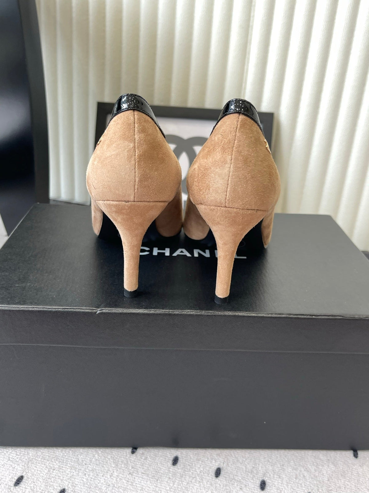CC 26s Matthieu Blazy Pump 9.5cm Beige Suede 807481