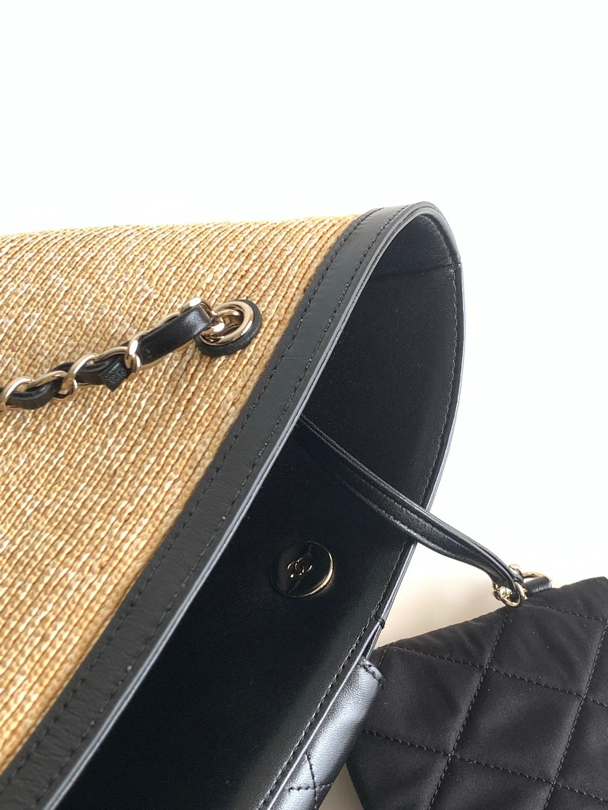 CC 2026 Medium Shopping Bag Beige Black Straw Calfskin