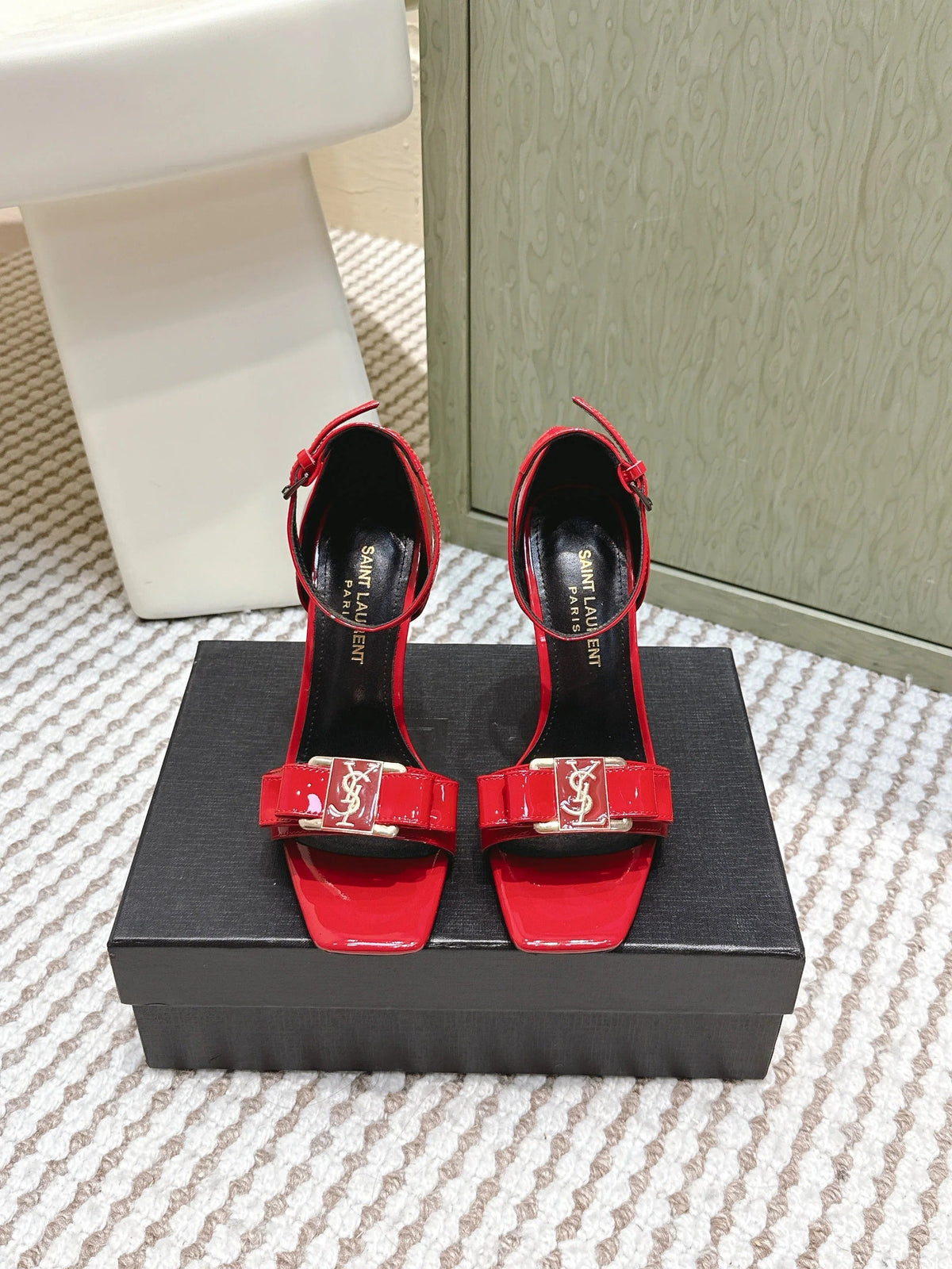 YSL 26ss High-Heeled Sandals 85 Red Black Patent Leather 654677