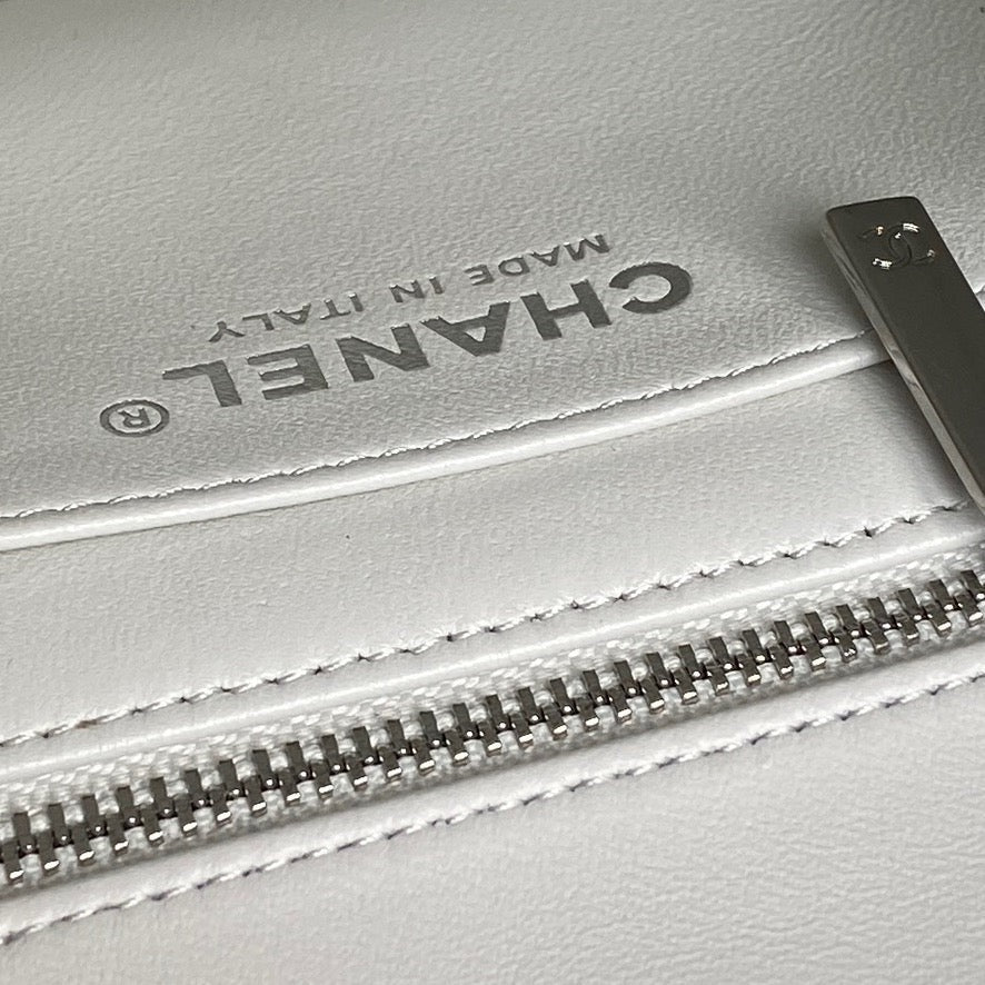 CHANEL 25S MINI FLAP BAG 18 IN WHITE CALFSKIN