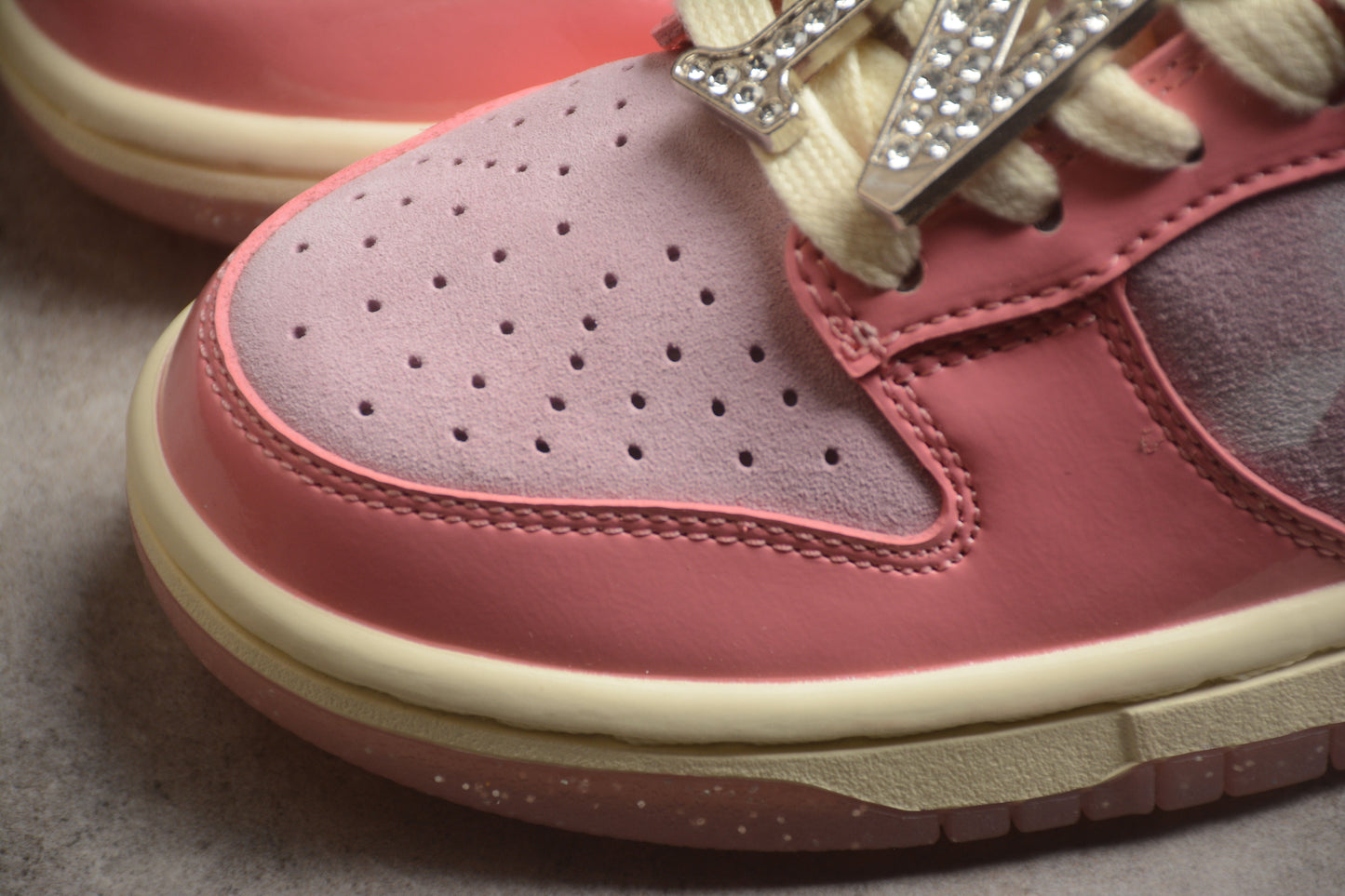Nike Dunk Low LX Barbie