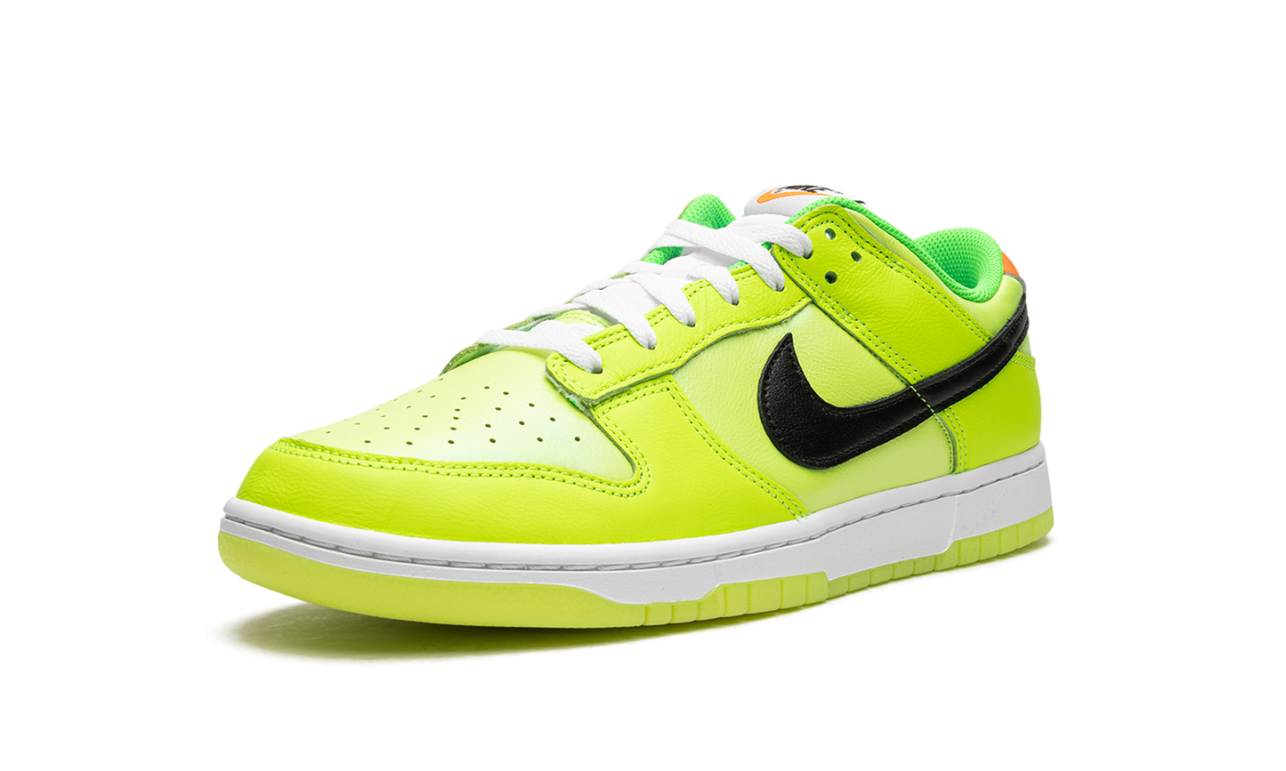 Dunk Low "Glow in the Dark" FJ4610 702