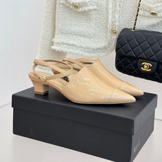 CC Pointed Toe Kitten Heel 30 Open Back Sandals Beige in Patent Leather 706379
