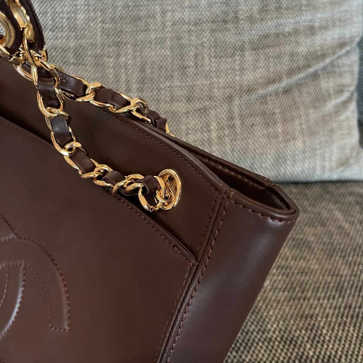 CC Vintage Turn-Lock Tote Bag 26cm Burgundy Leather