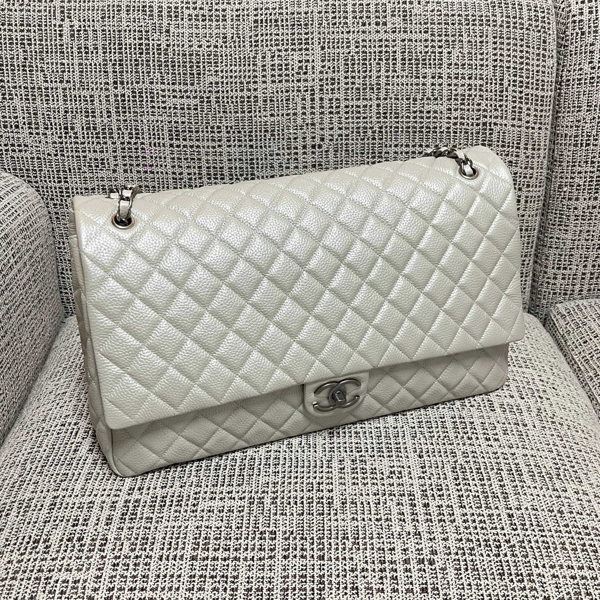 CC Classic Flap Bag 46.5cm Pearl White Caviar Calfskin Leather SHW