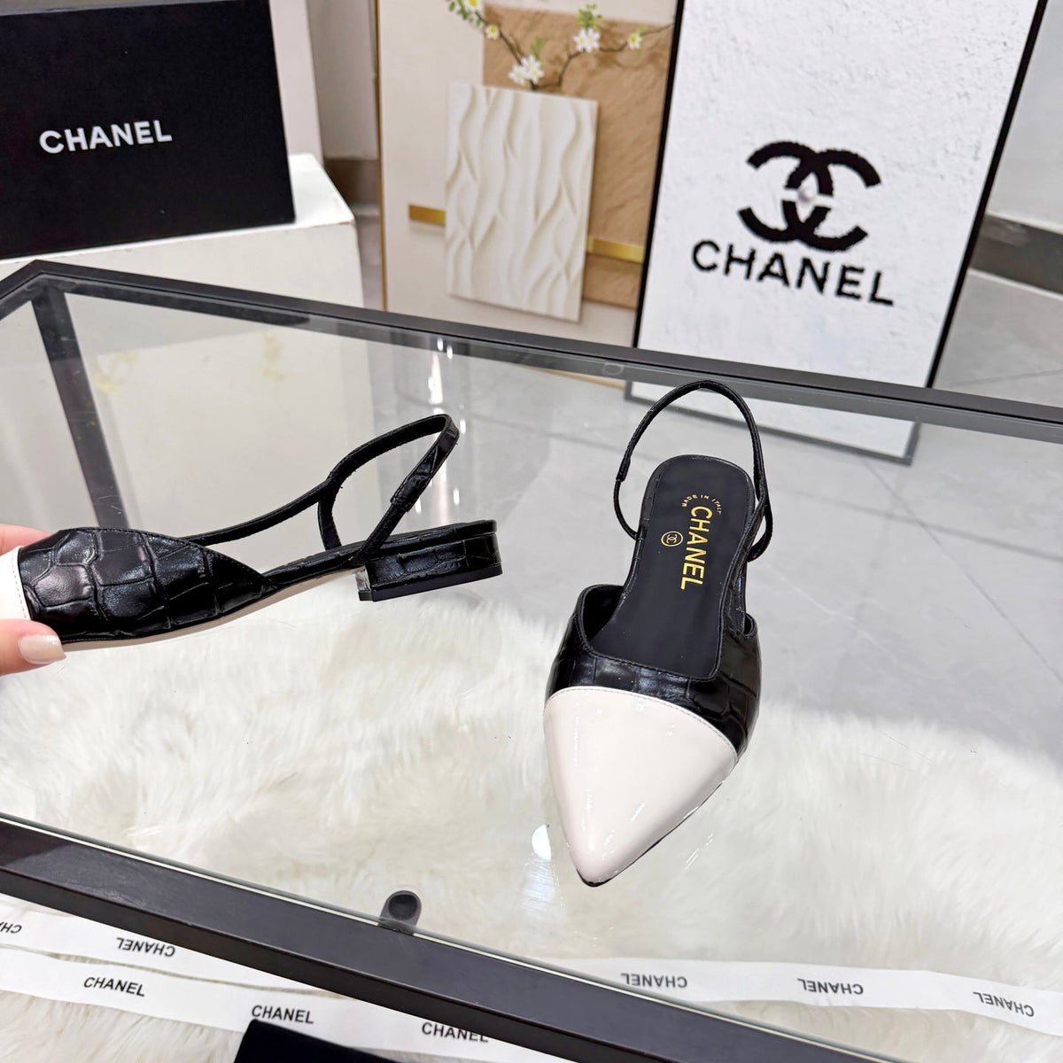 CC Crocodile-Embossed Slingback Flats Black Cowhide Leather 873863