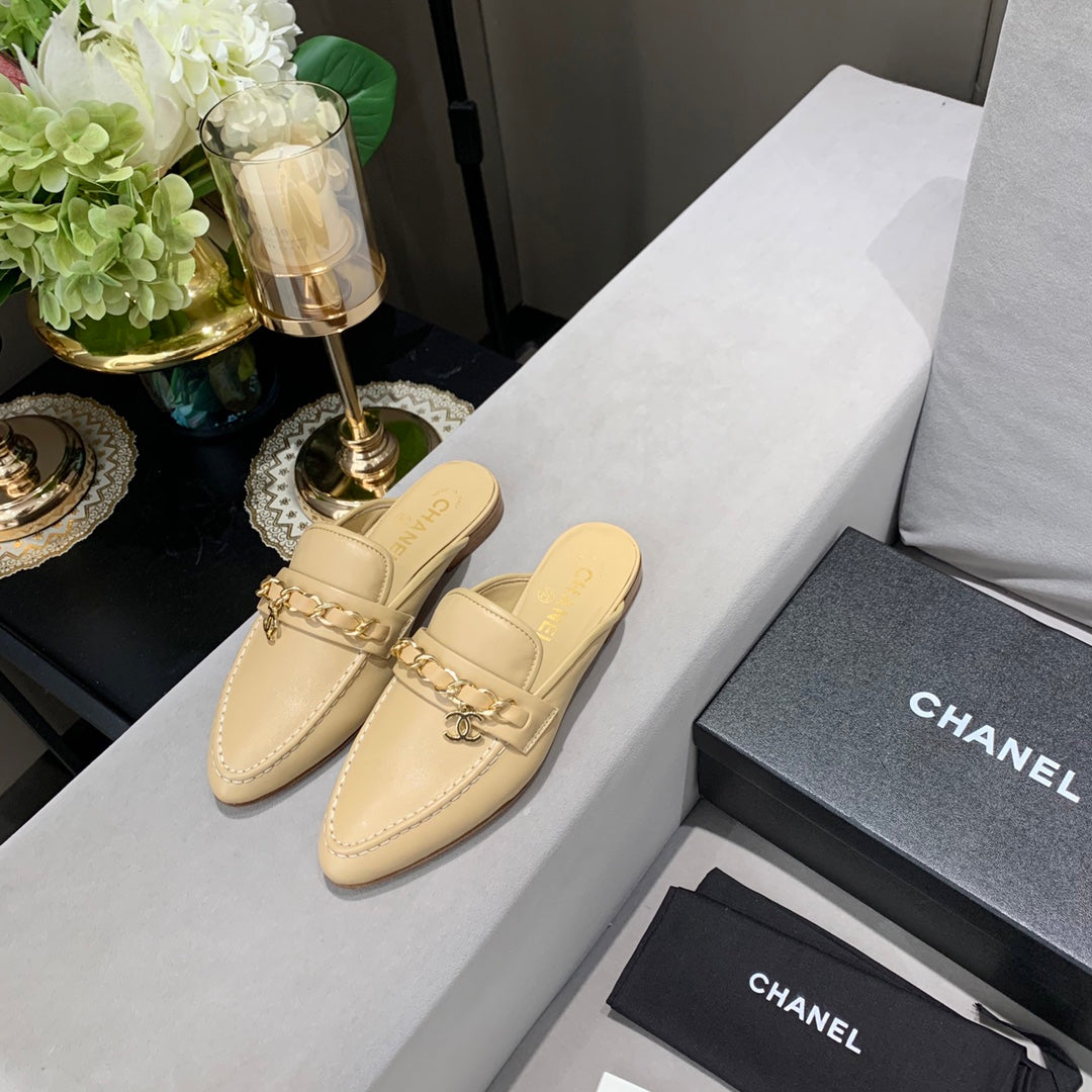 CC Chain Trim Mules Beige Cowhide Leather 874948