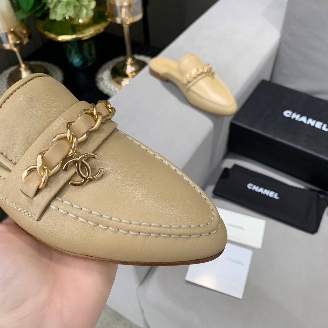 CC Chain Trim Mules Beige Cowhide Leather 874948