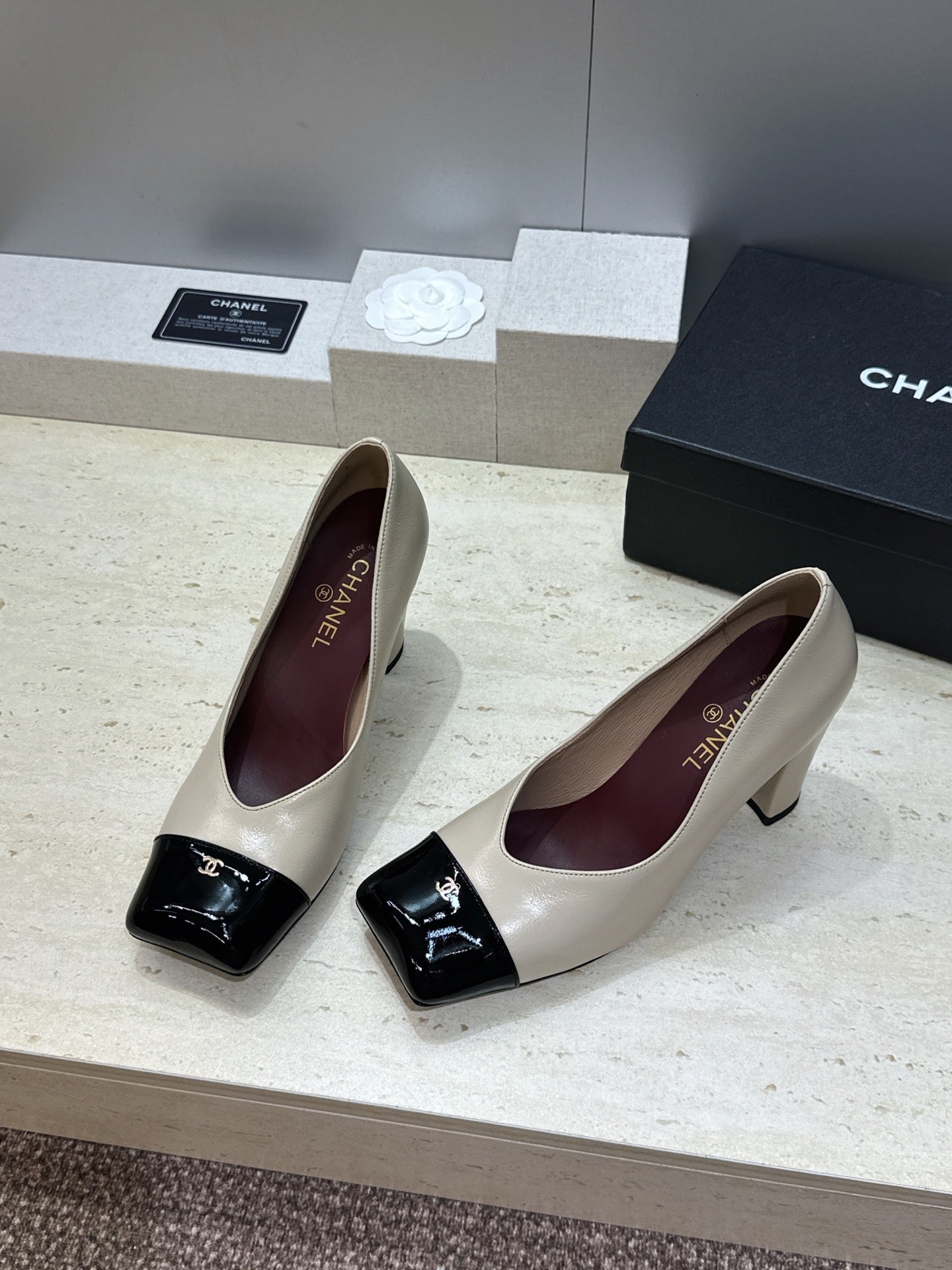 CC Square Toe Block Heel Pumps 90mm Beige Black Patent Leather 896861