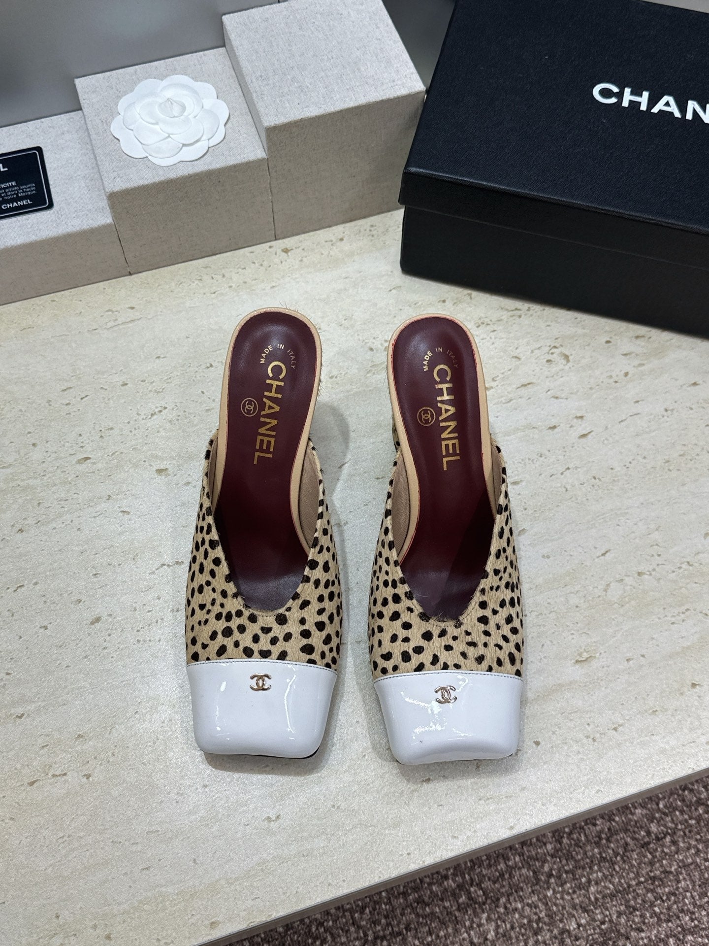 CC Cap Toe Mules 90mm Leopard Beige White Pony Hair & Patent Leather 896857