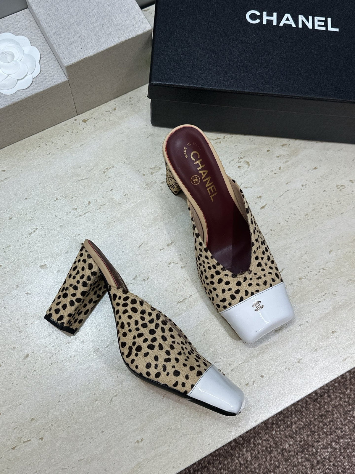 CC Cap Toe Mules 90mm Leopard Beige White Pony Hair & Patent Leather 896857