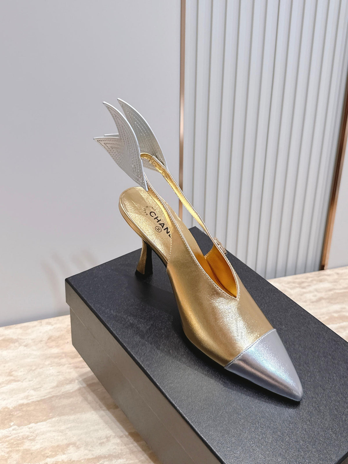 CC Métiers d’art 2026 Slingbacks 9.5cm Gold Metallic Lambskin 898983