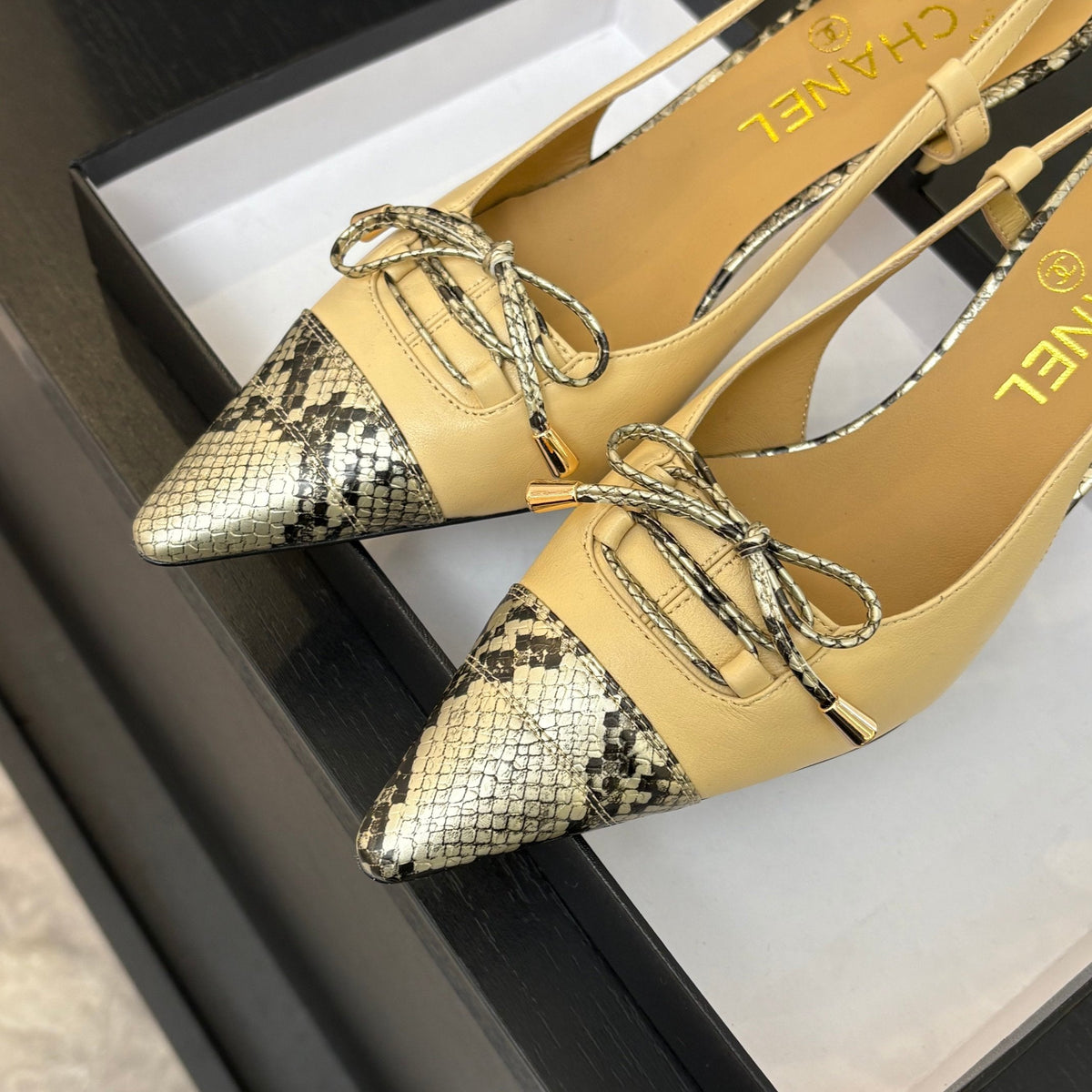 CC Snake Print Cap Toe Bow Slingback Pumps 6.5cm Beige Leather 912931