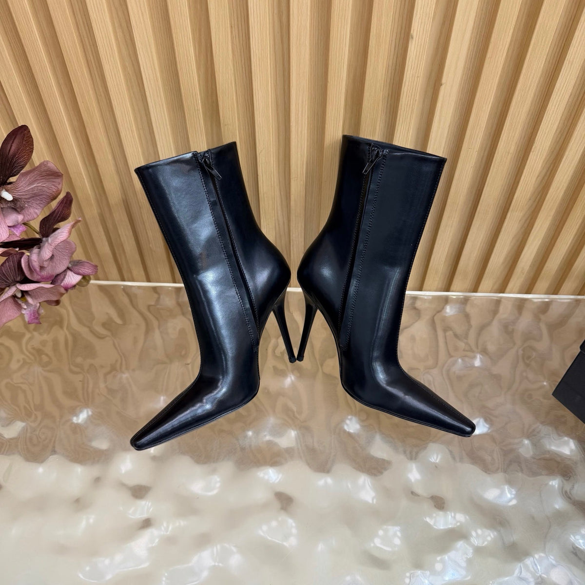YSL Pointed-Toe Stiletto Ankle Boots 8CM Black Leather 955831