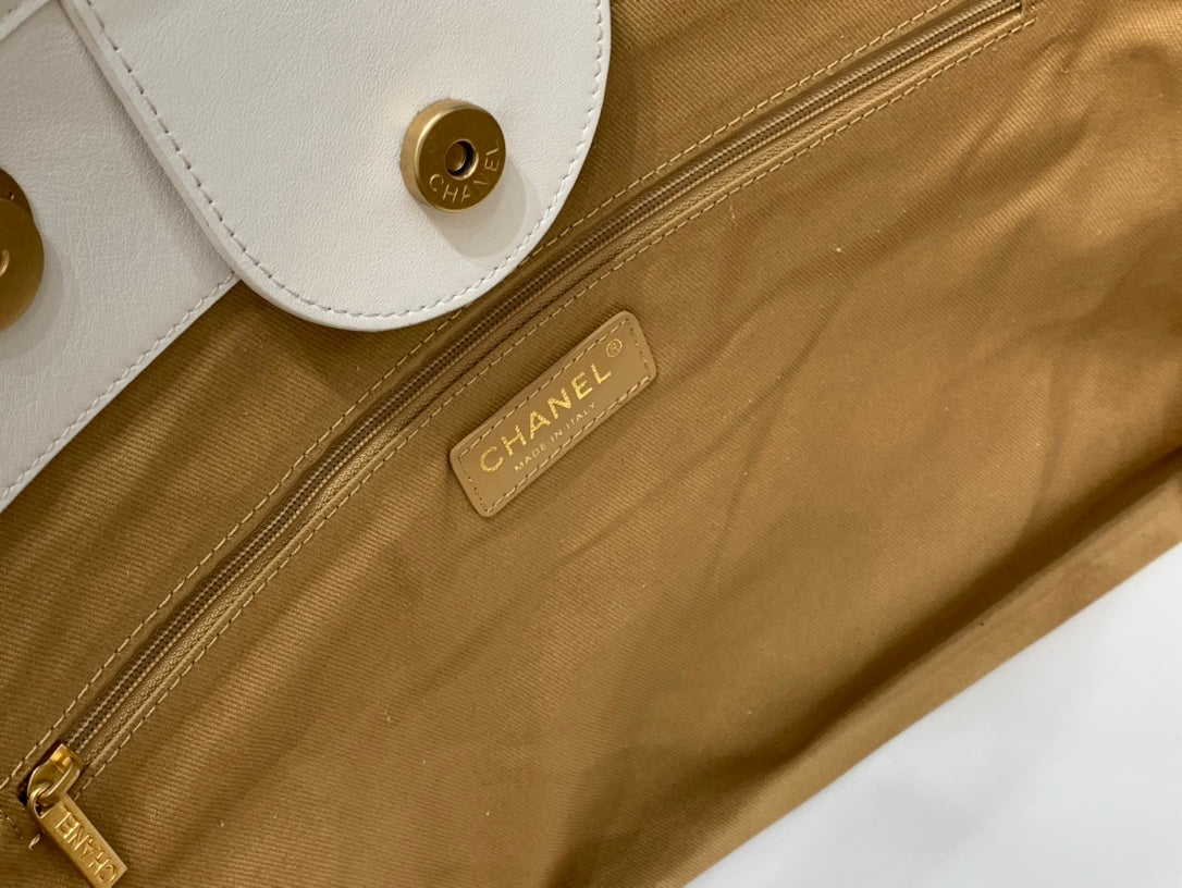 CC DEAUVILLE TOTE BAG 39CM WHITE CALFSKIN MULTICOLOR LOGO