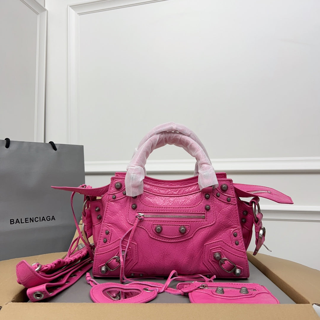 NEO CAGOLE 26 IN DEEP PINK LAMBSKIN