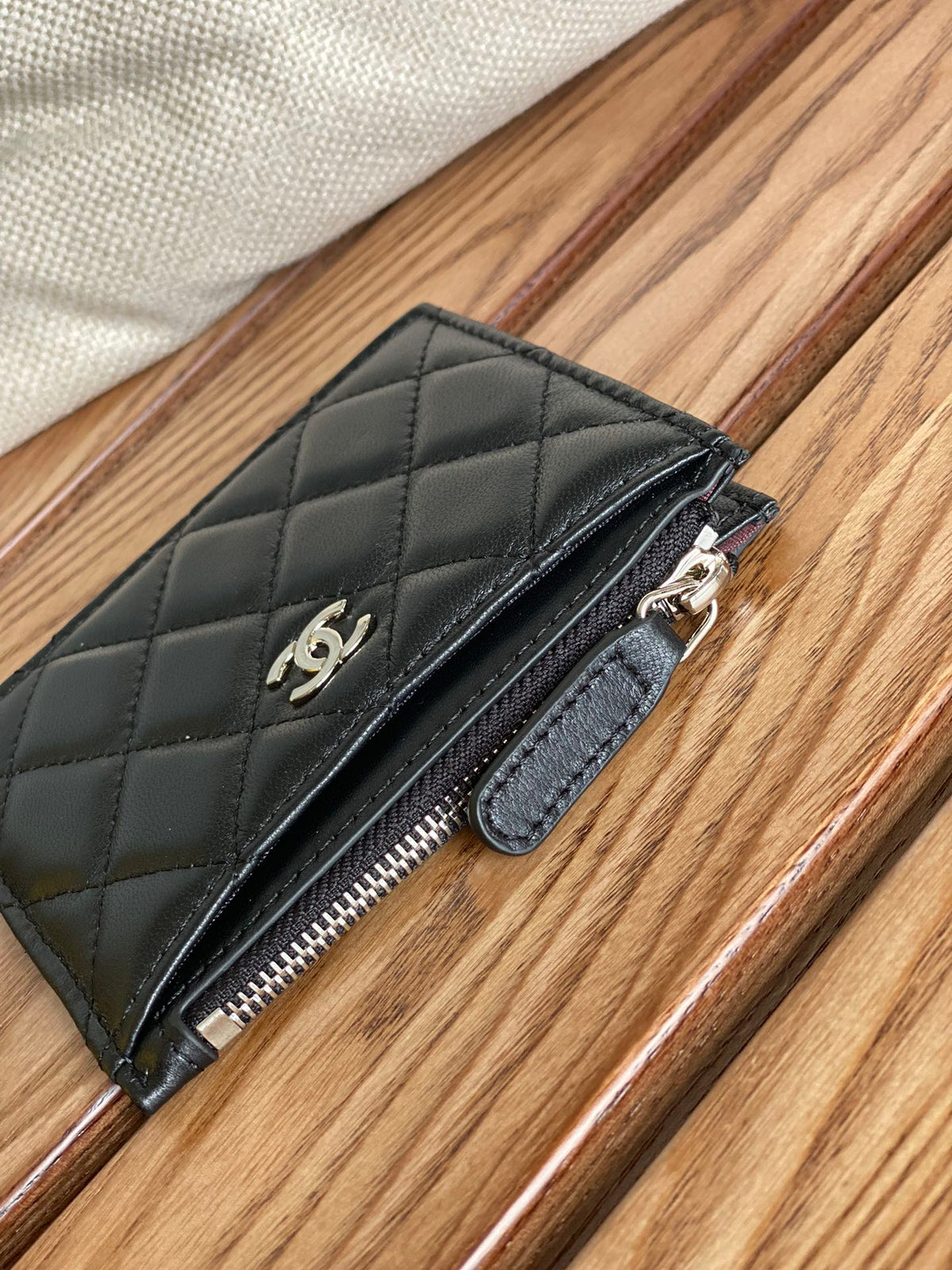 CC A84105 Coin Case Black Sliver Metal Lamskin 240725
