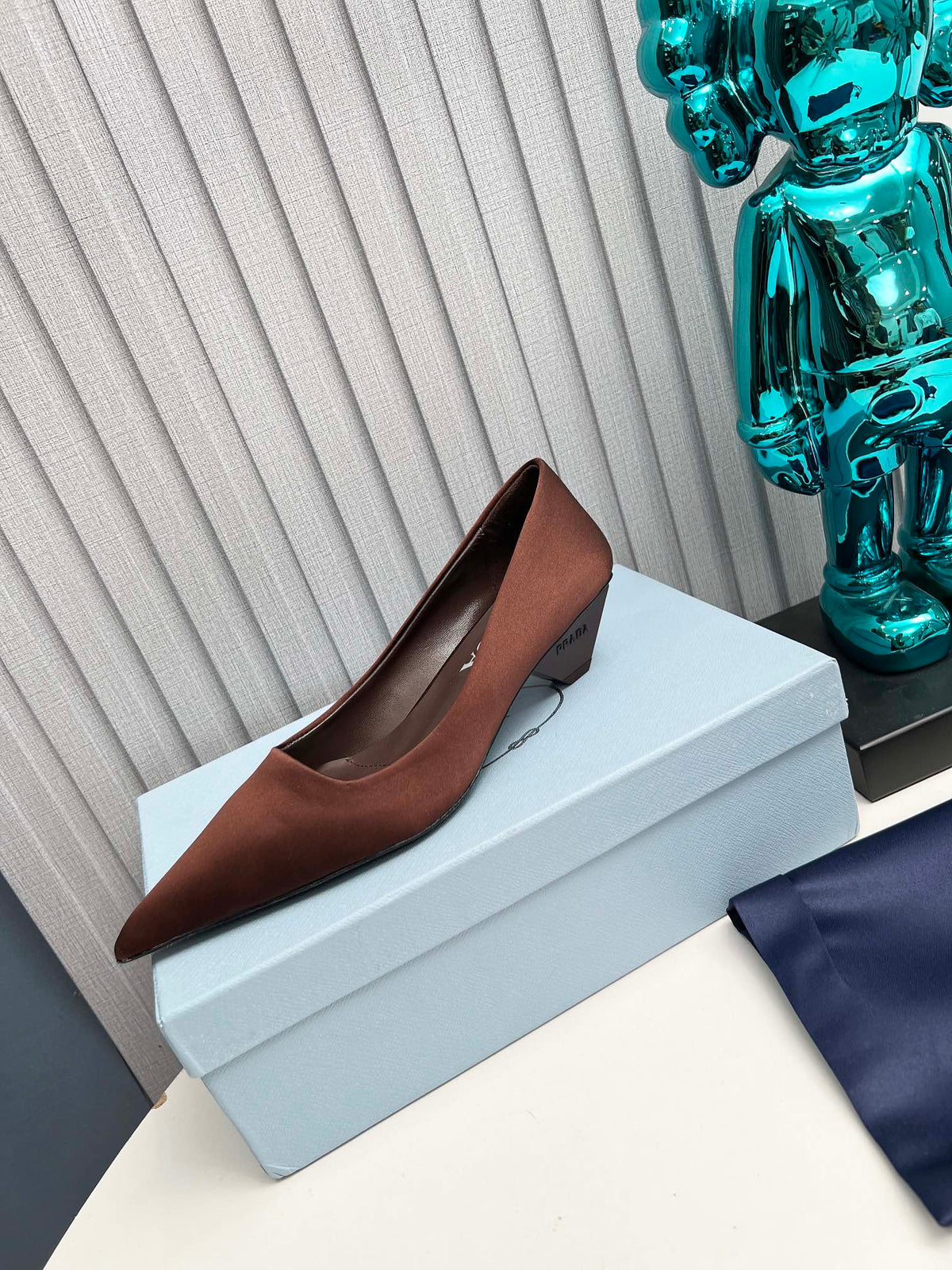 Prada 26SS Pointed-Toe Pumps 4cm Chocolate Satin 680953