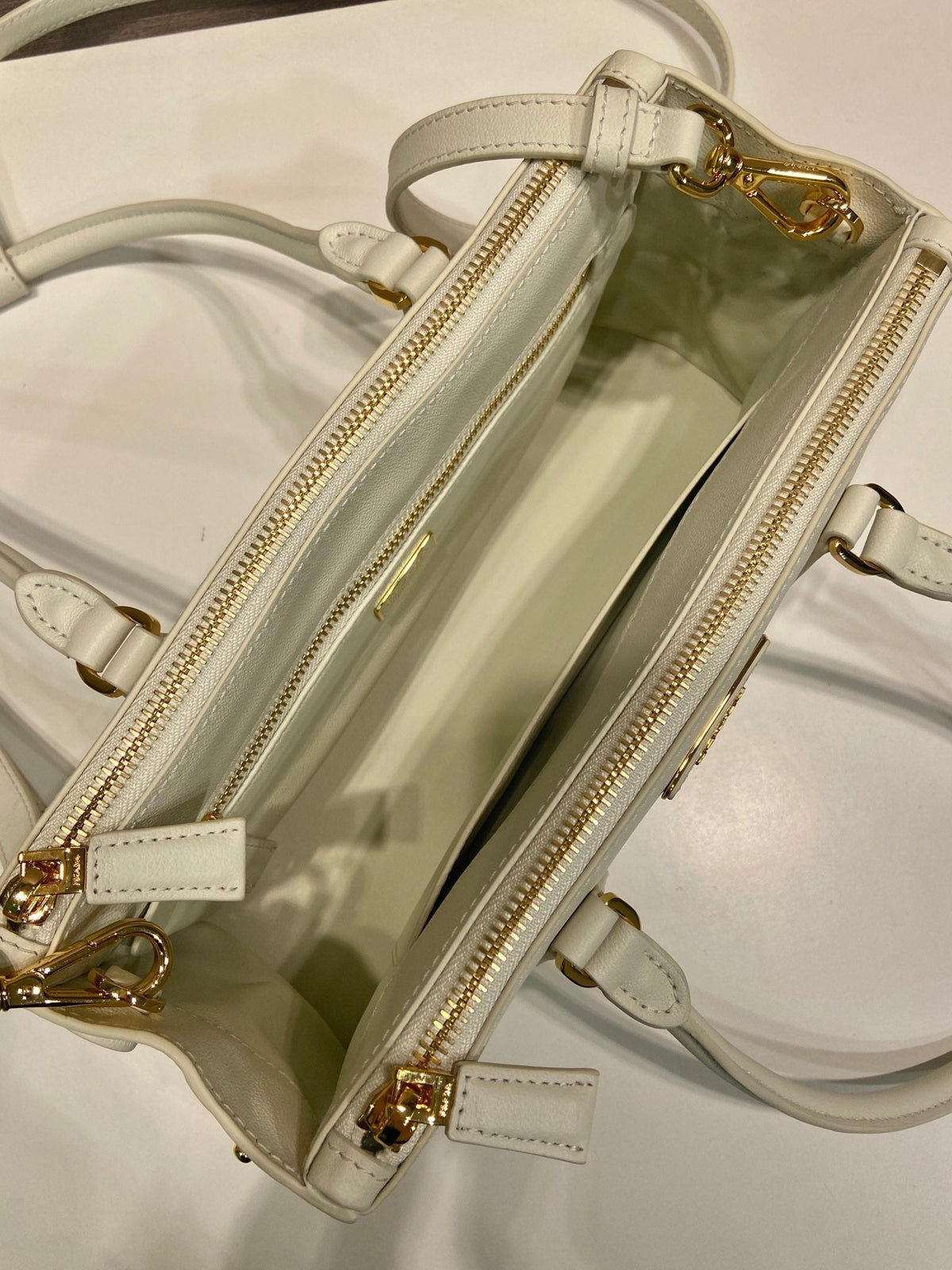 PRA New killer bag white calfskin 340497