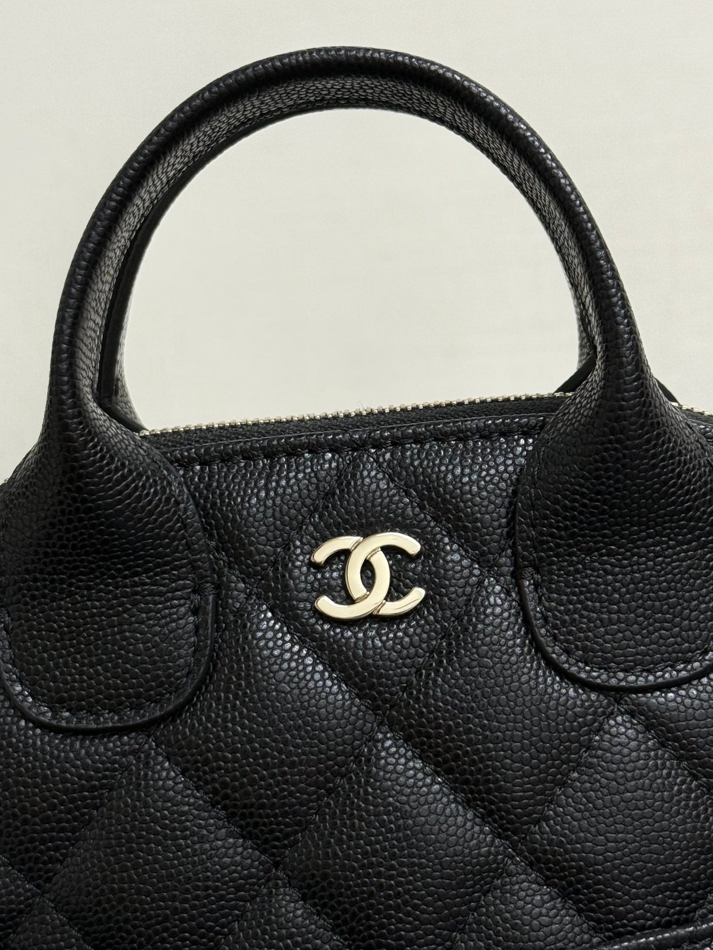 CC 25A Shell Bag Phone Case Black Caviar