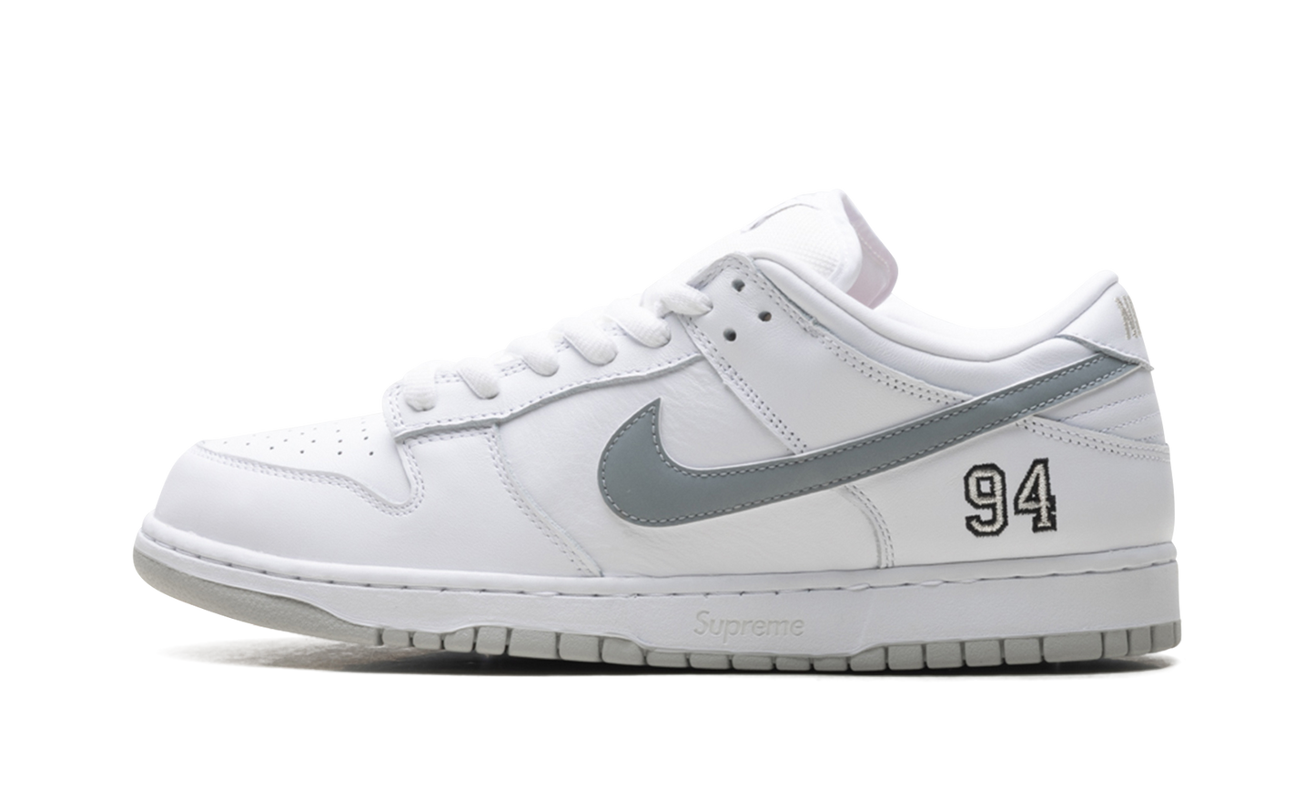 SB Dunk Low "Supreme - White" HQ8487 100