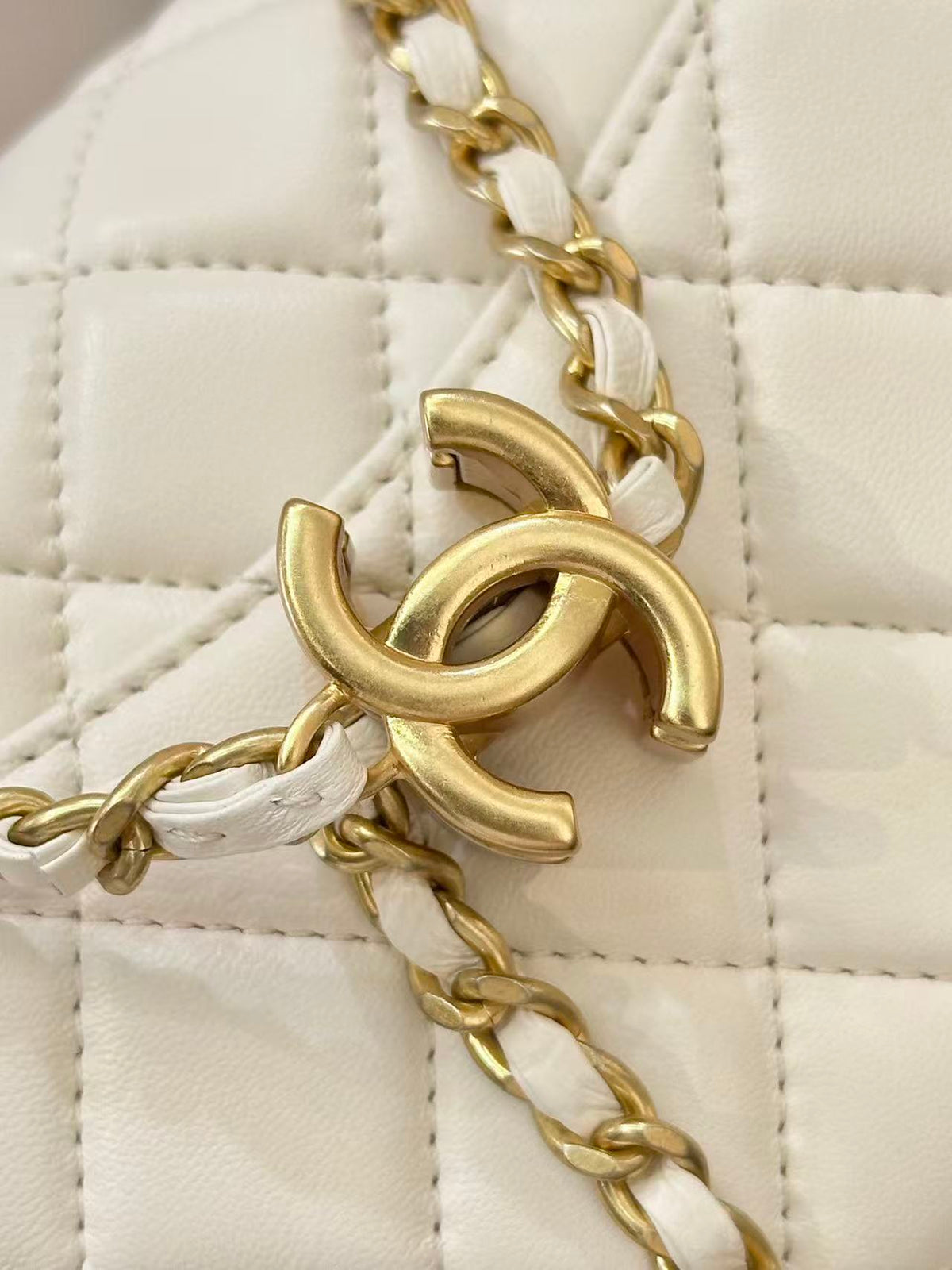Chanel 2025 Flap Bag White Gold 20cm Shinny Lambskin