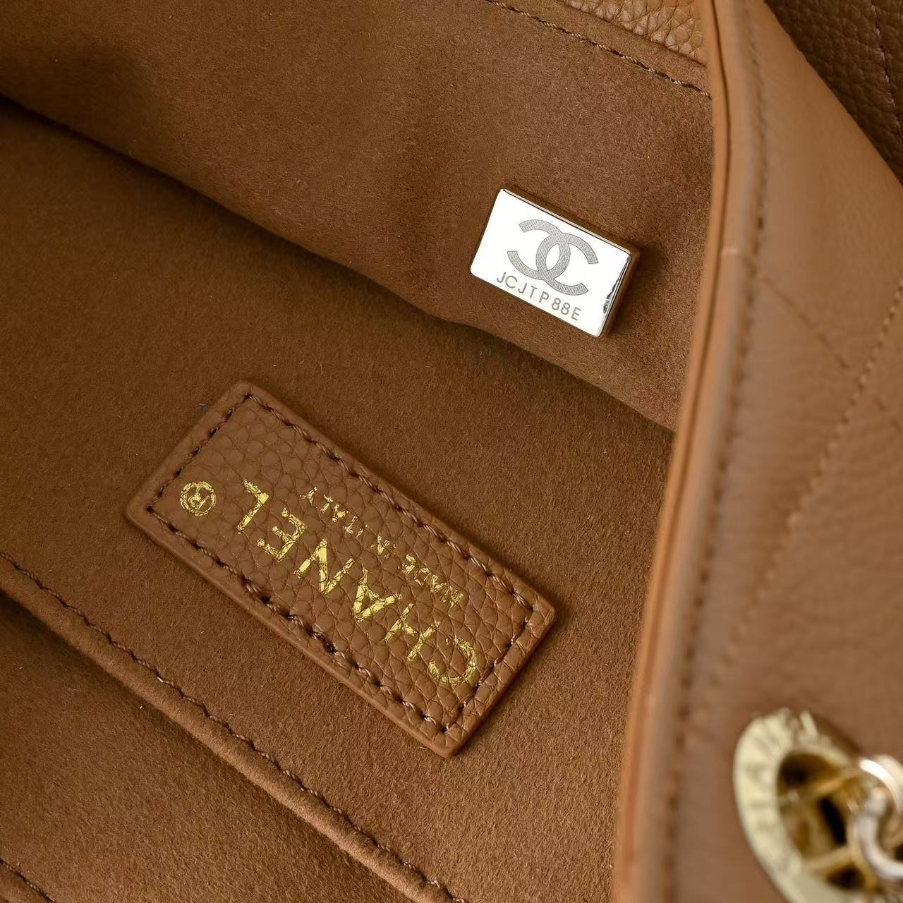CC Maxi Shopping Bag Brown Grain Calfskin