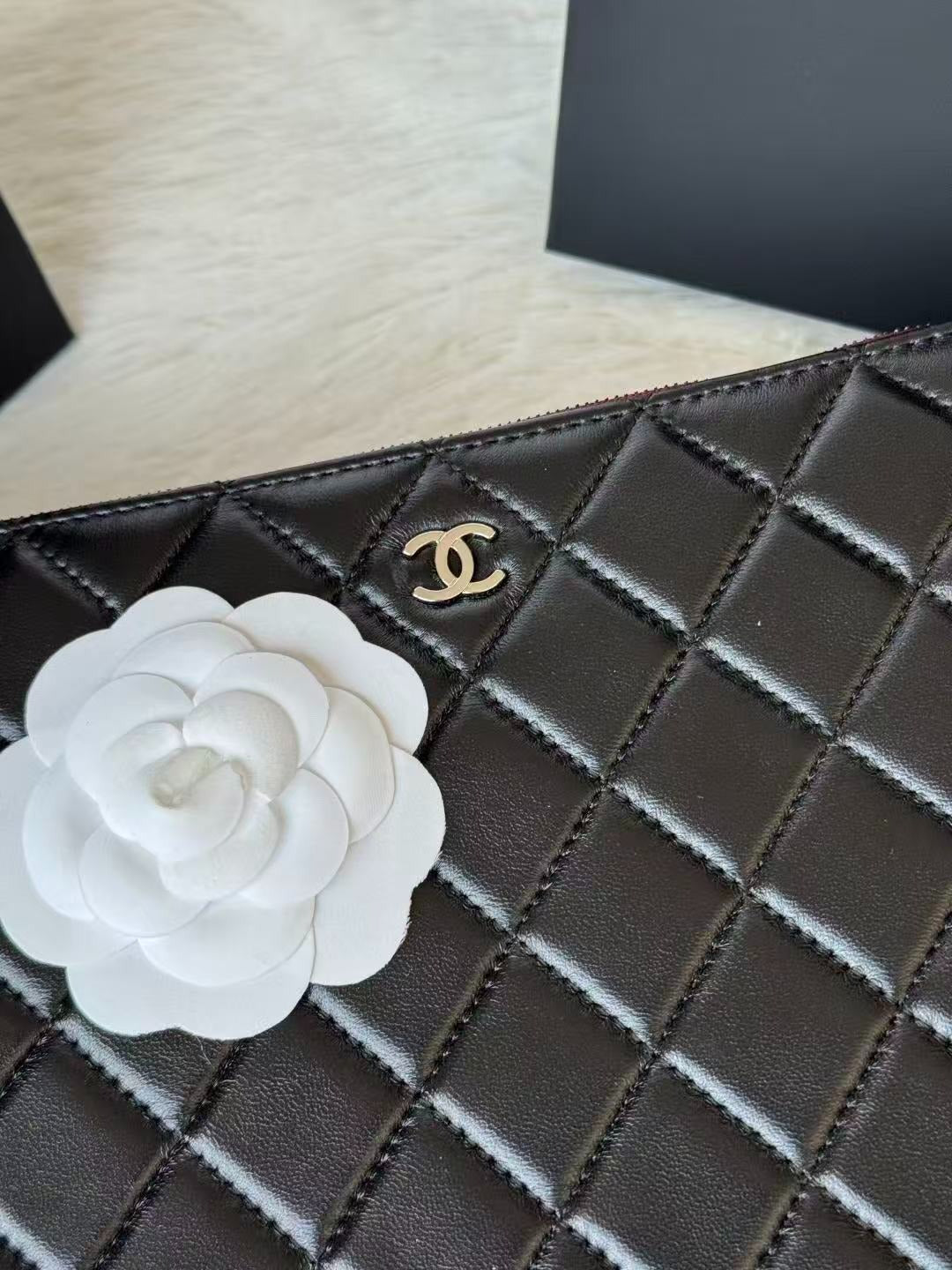 CC 26s Large 2.55 Pouch Black Caviar