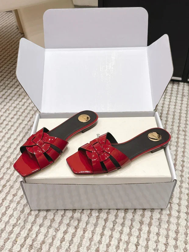 YSL 26ss Flat Slippers Patent Leather