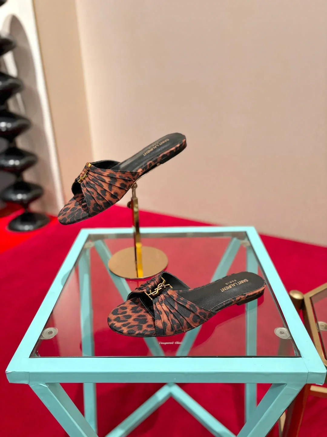 YSL 2026 Flat Sandal Smooth Calfskin 925205