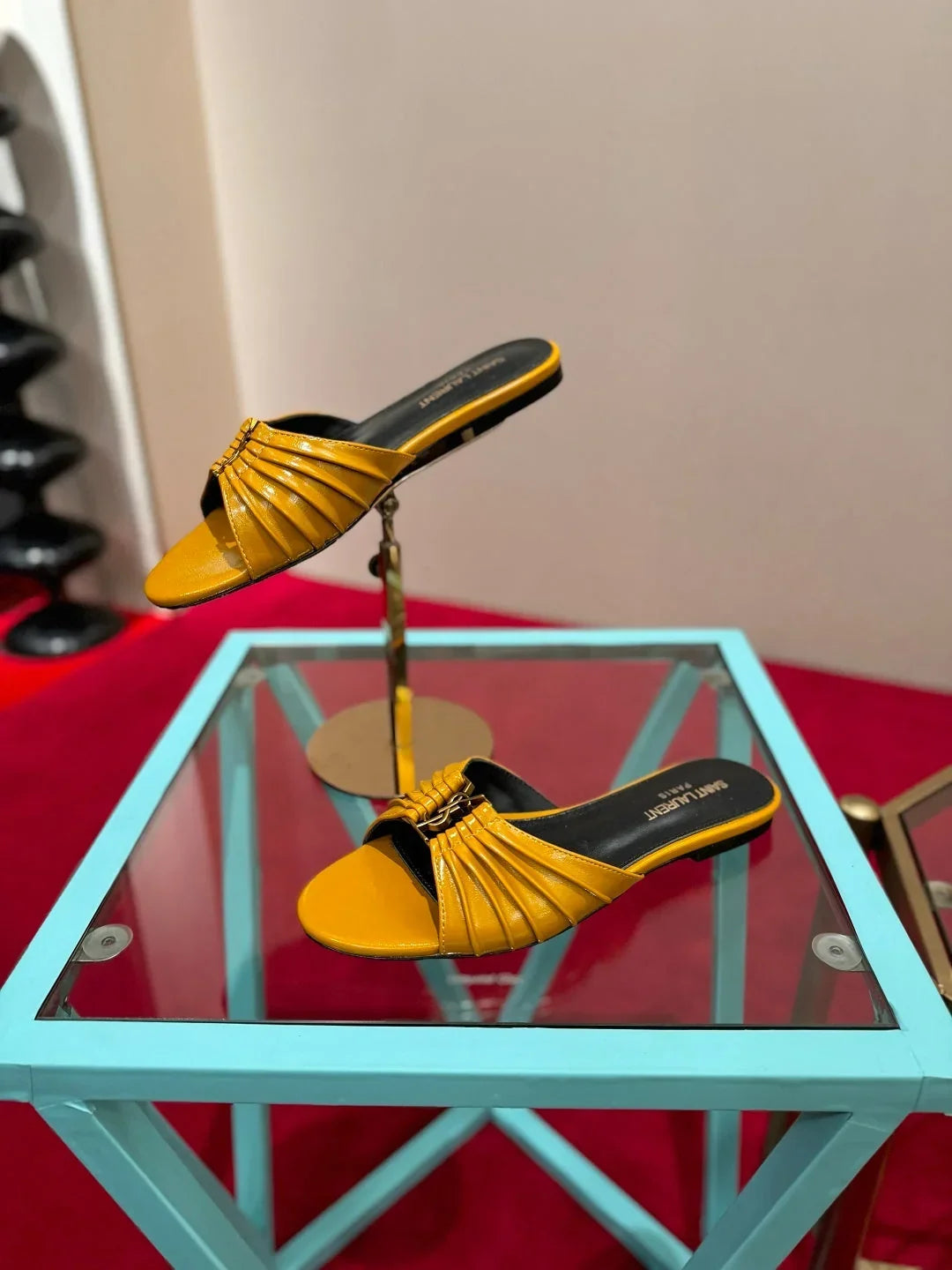 YSL 2026 Flat Sandal Smooth Calfskin 925205