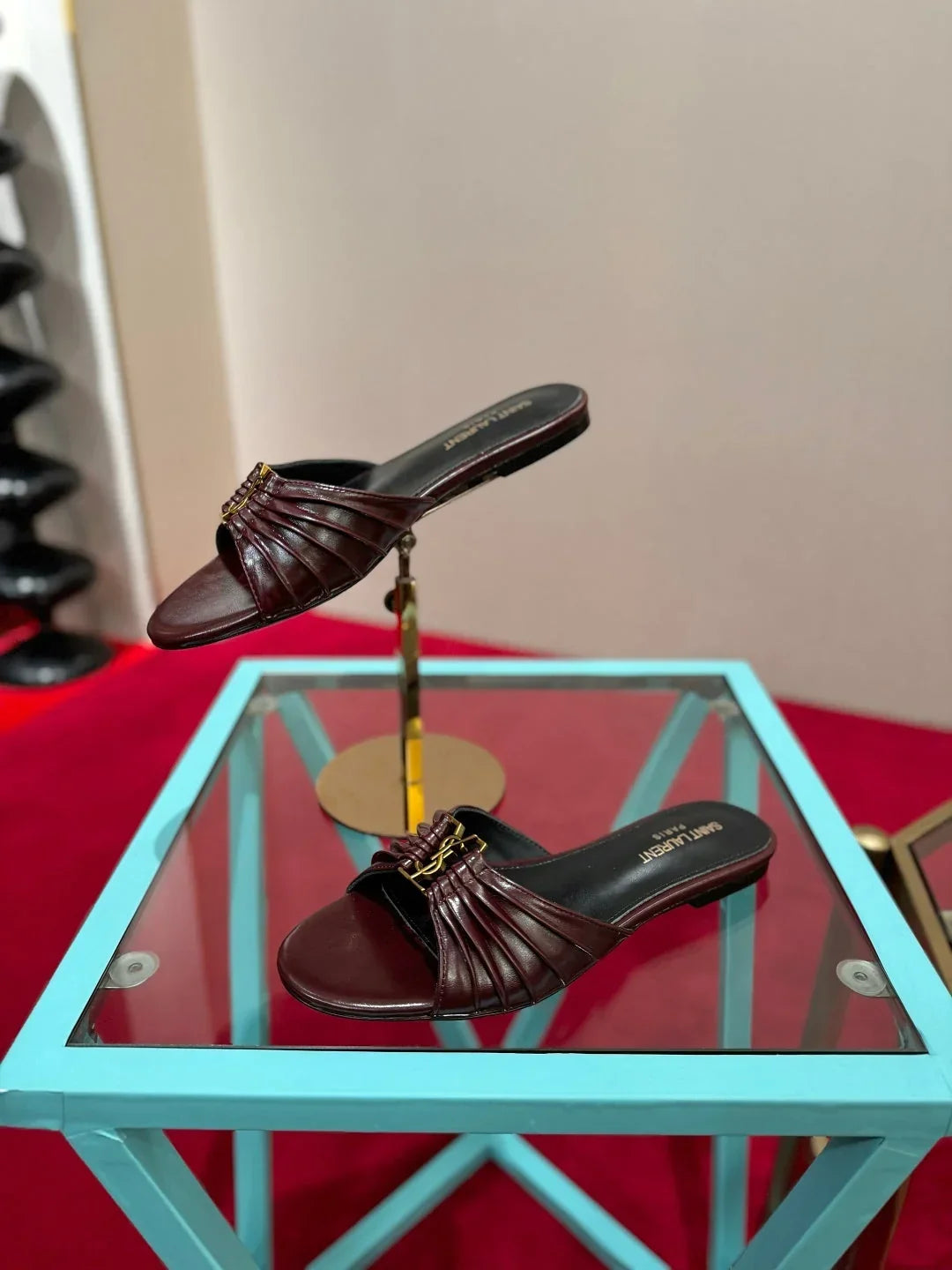 YSL 2026 Flat Sandal Smooth Calfskin 925205