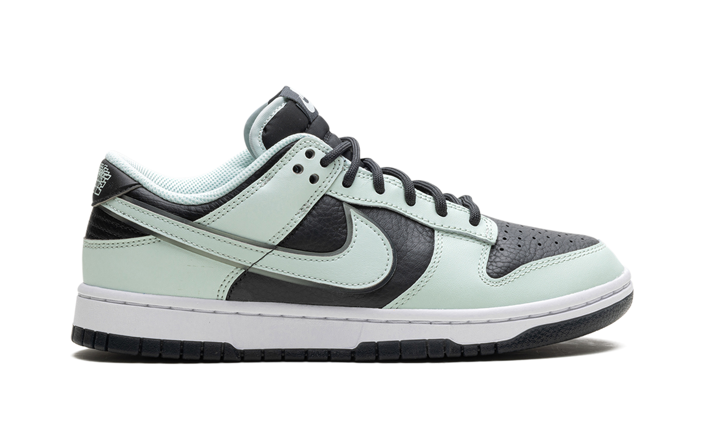 Dunk Low "Dark Smoke Grey / Barely Green" FZ1670 001