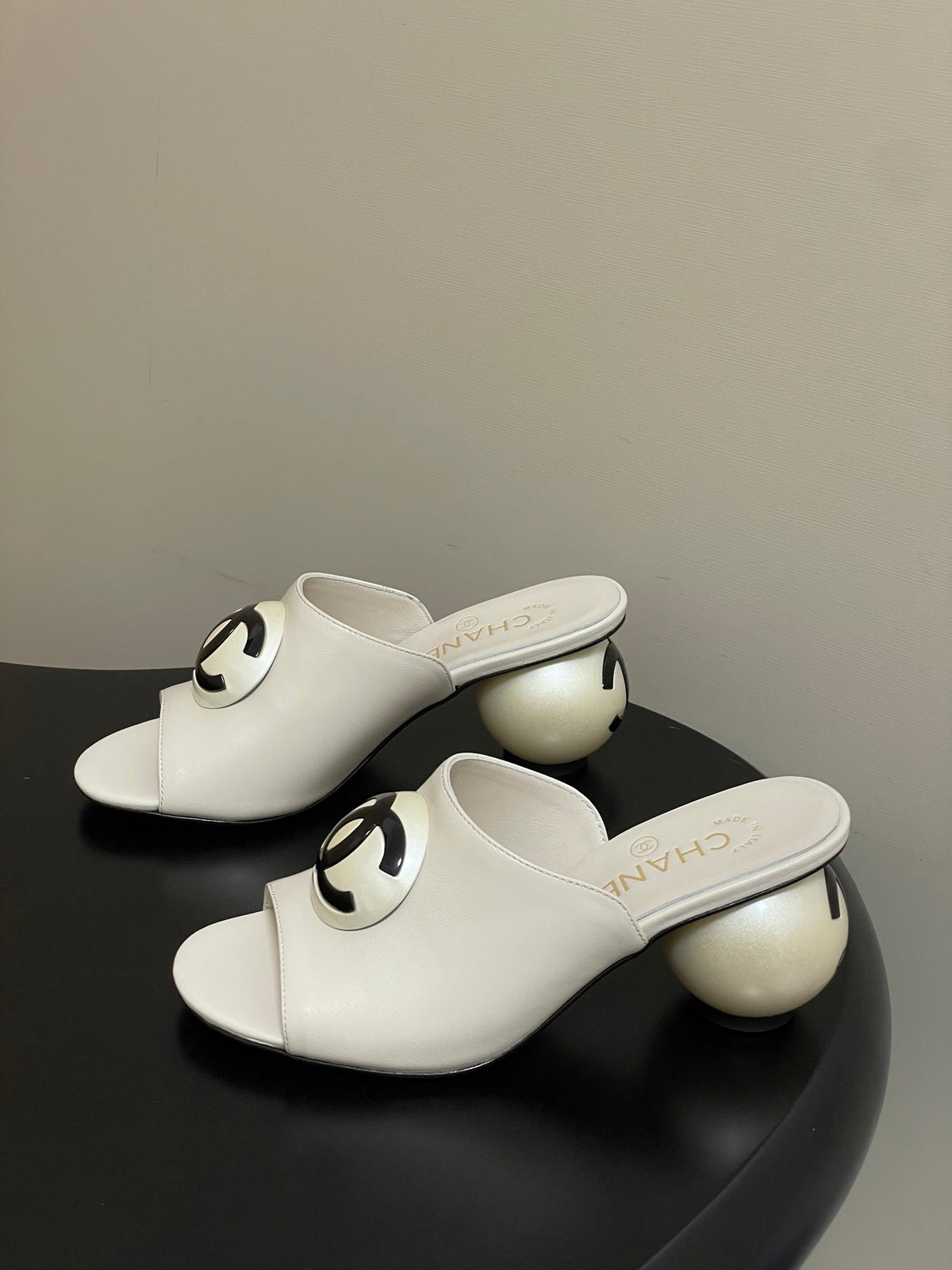 CC 2026 Pearl Heel Sandals 70 Double C Buckle Sheepskin