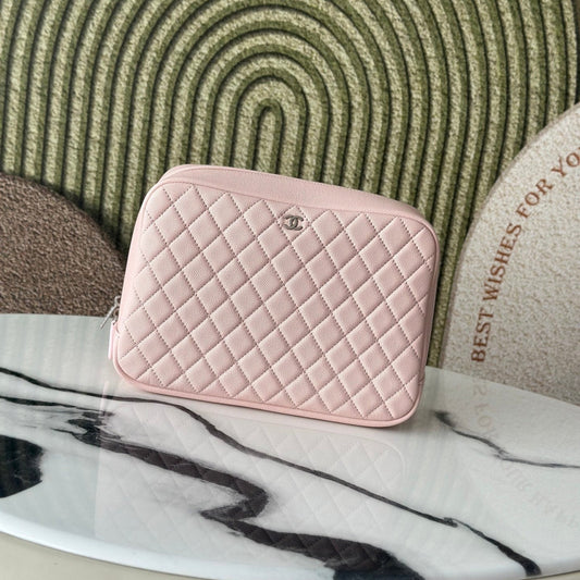 CC Classic Pouch CC Logo Diamond Quilted Pink Caviar Calfskin