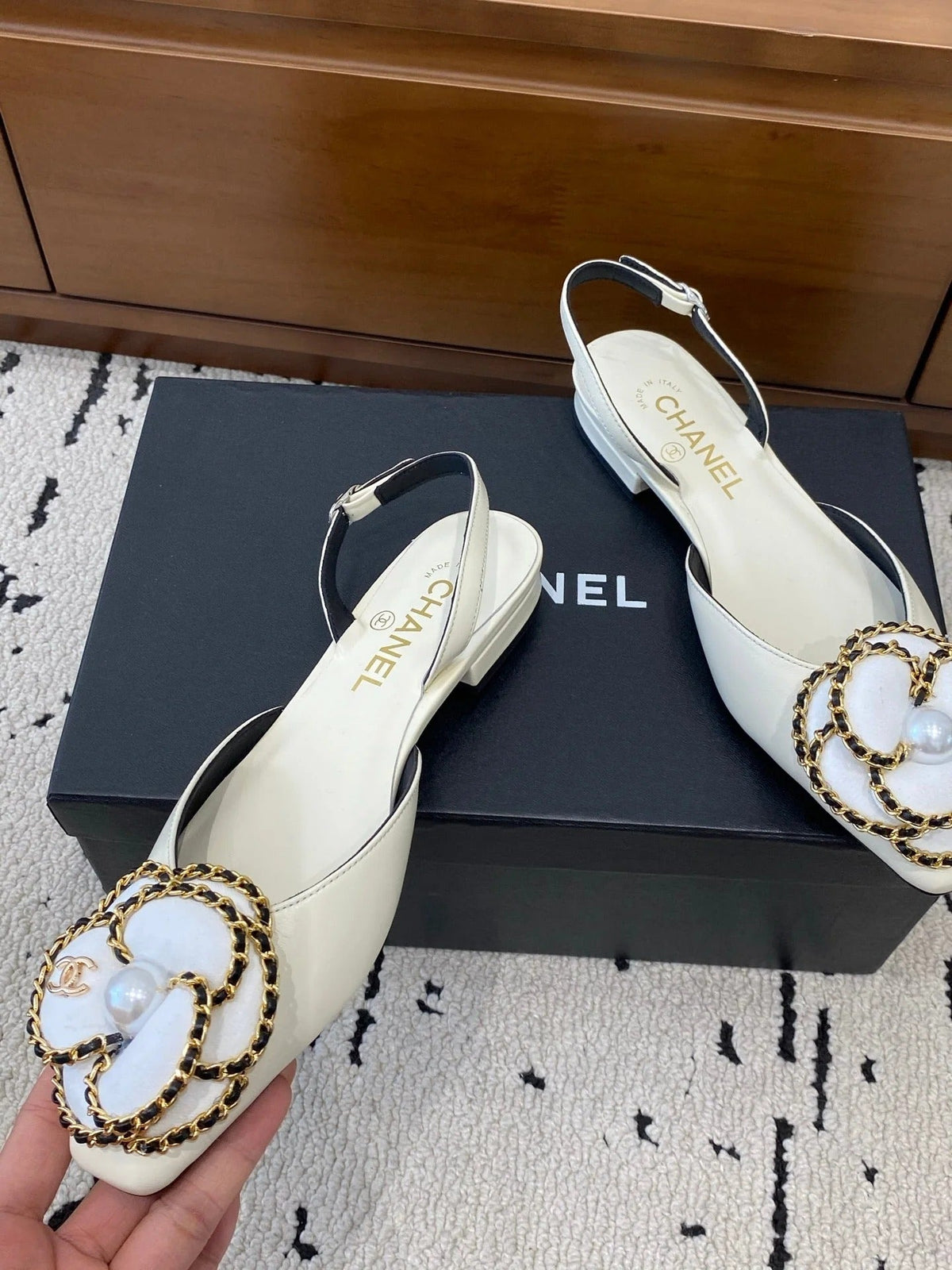 CC Classic Camellia Flat Slingback White Leather 729343