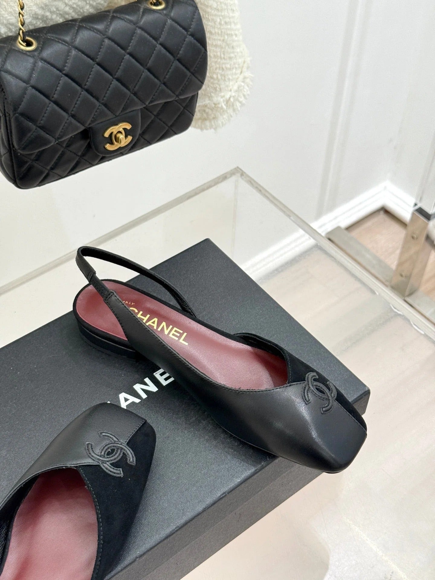 Chanel 26SS Color-Blocked Slingback Black Gray in Deerskin Cowhide 706359