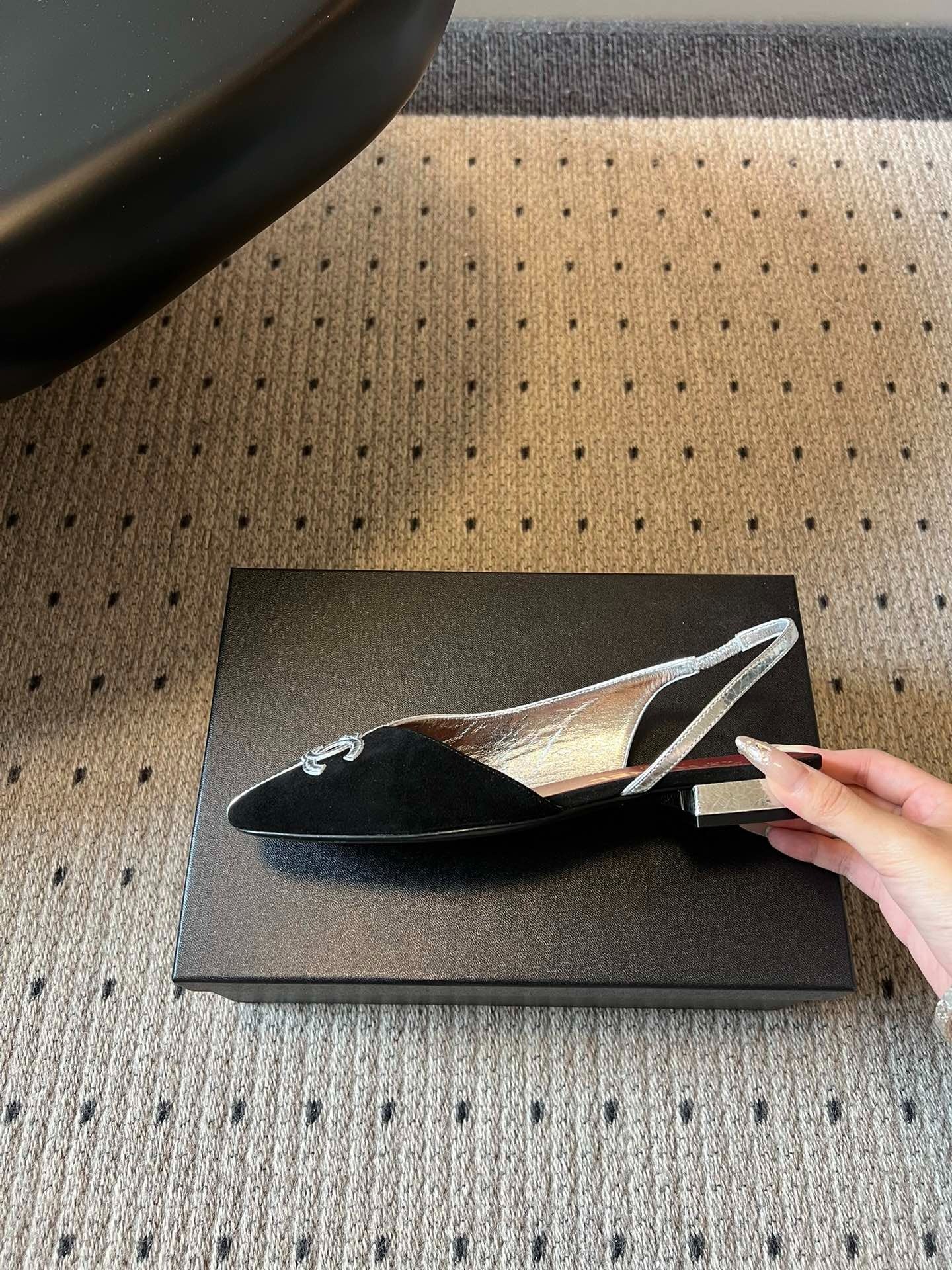 Chanel 26SS Color-Blocked Slingback Silver Black in Lambskin 708085