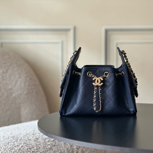 CC 26c Hobo Bag 22cm Navy Blue Caviar Leather GHW