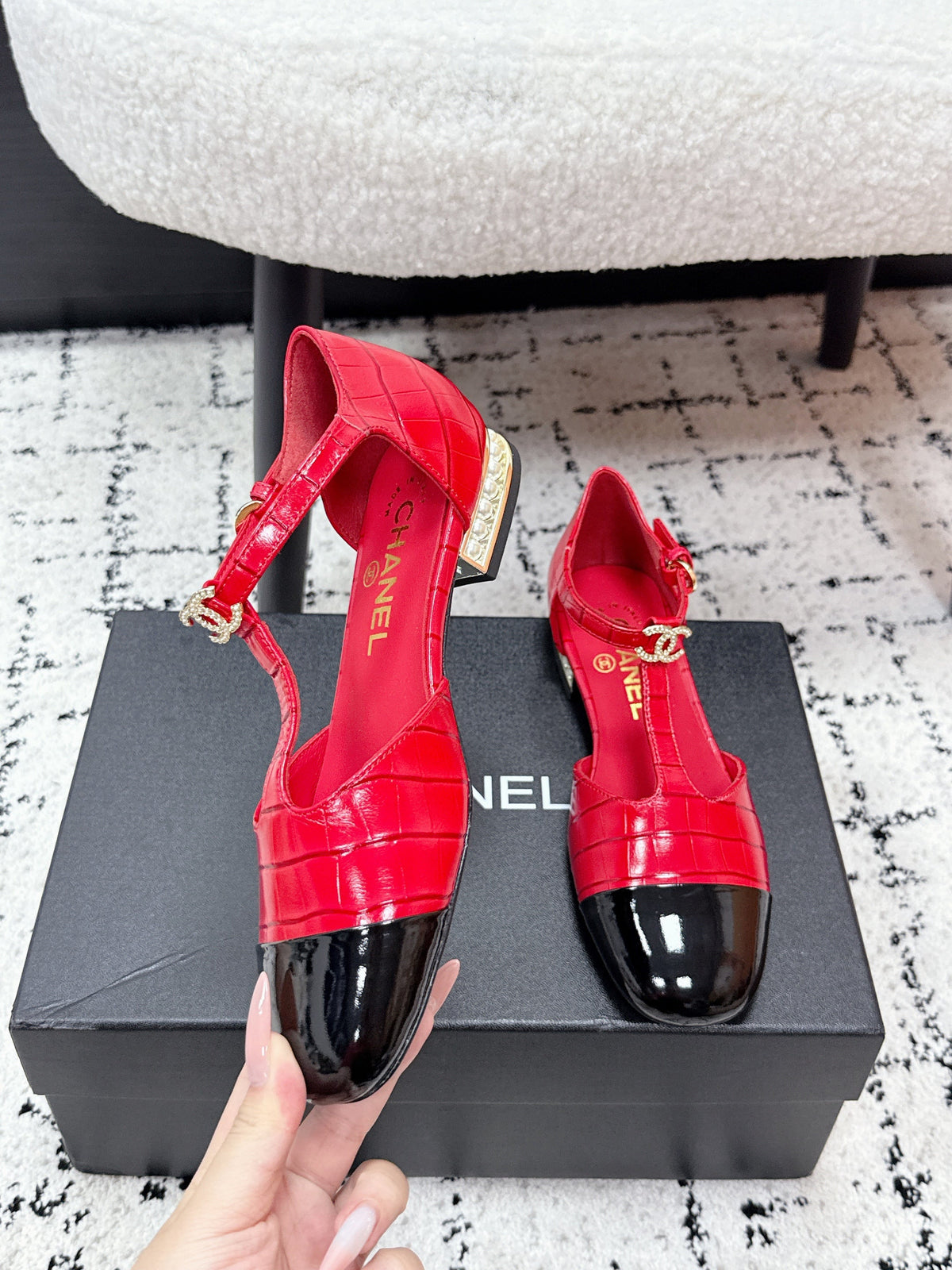 CC SS26 Mary Jane T Strap Black Red Crocodile Embossed Patent Calfskin 679017