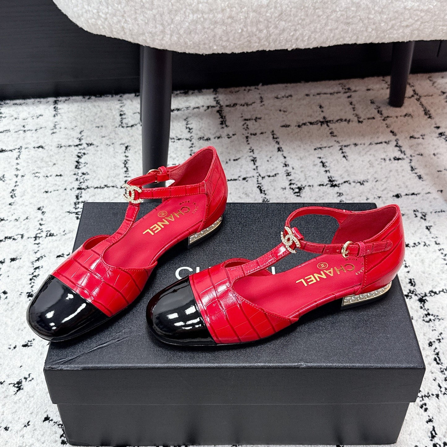 CC SS26 Mary Jane T Strap Black Red Crocodile Embossed Patent Calfskin 679017