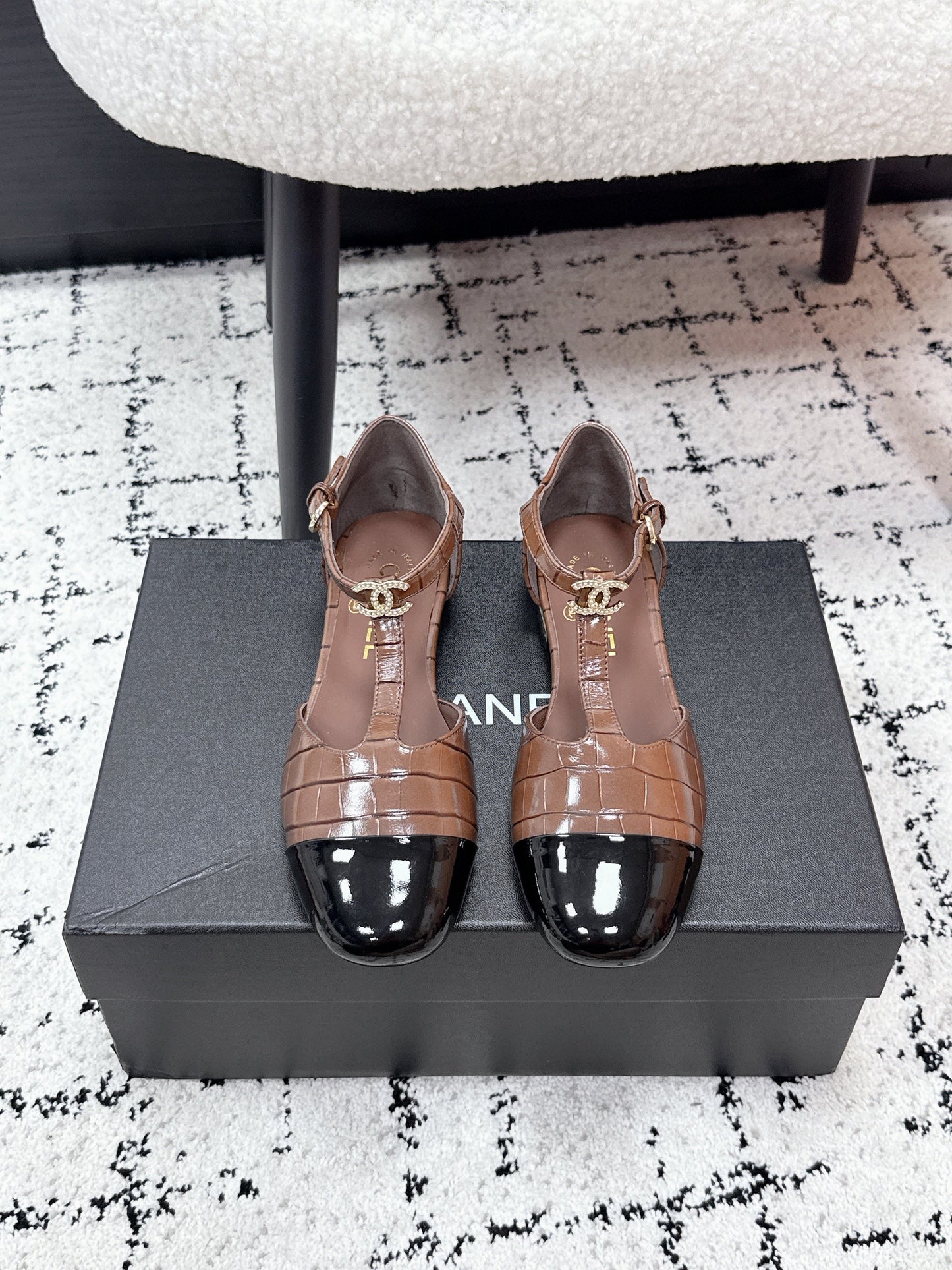 CC SS26 Mary Jane T Strap Black Brown Crocodile Embossed Patent Calfskin 679018