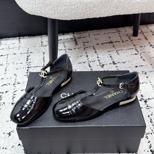 CC SS26 Mary Jane T Strap Black Crocodile Embossed Patent Calfskin 679019