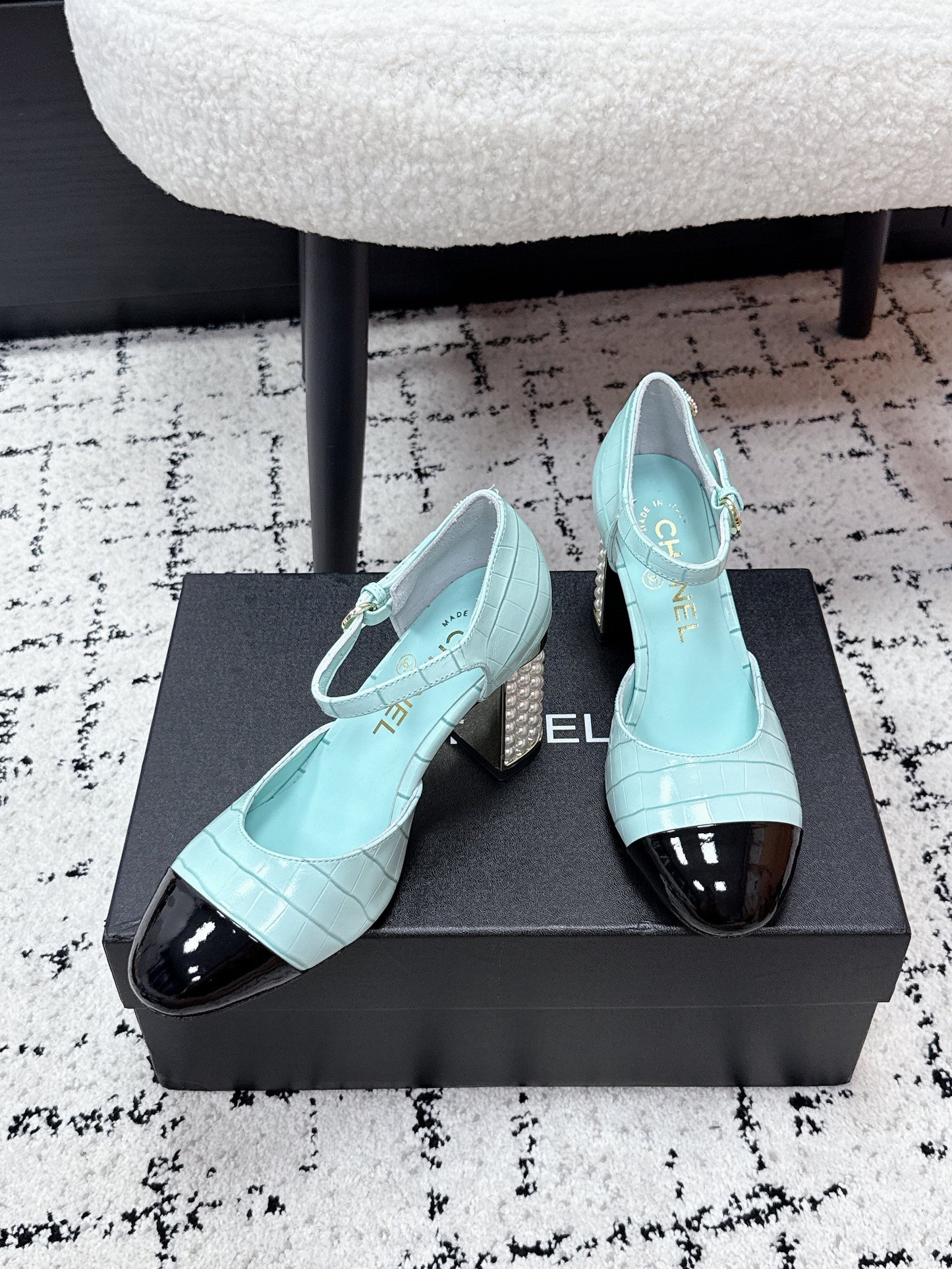 CC SS26 Mary Jane Pumps Black Blue Crocodile Embossed Patent Calfskin 679024